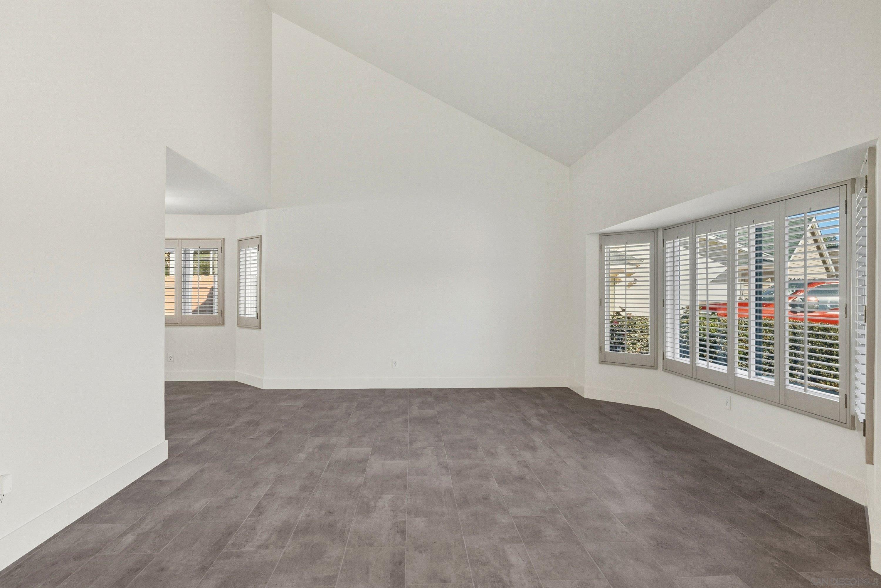 Detail Gallery Image 5 of 59 For 5639  Pony Ct, Oceanside,  CA 92057 - 4 Beds | 2 Baths