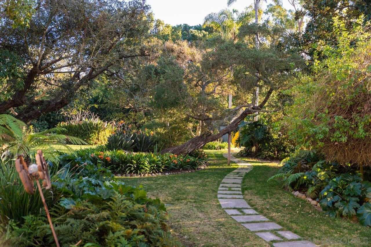 Detail Gallery Image 13 of 75 For 1205  Muirlands Dr, La Jolla,  CA 92037 - 8 Beds | 9/4 Baths