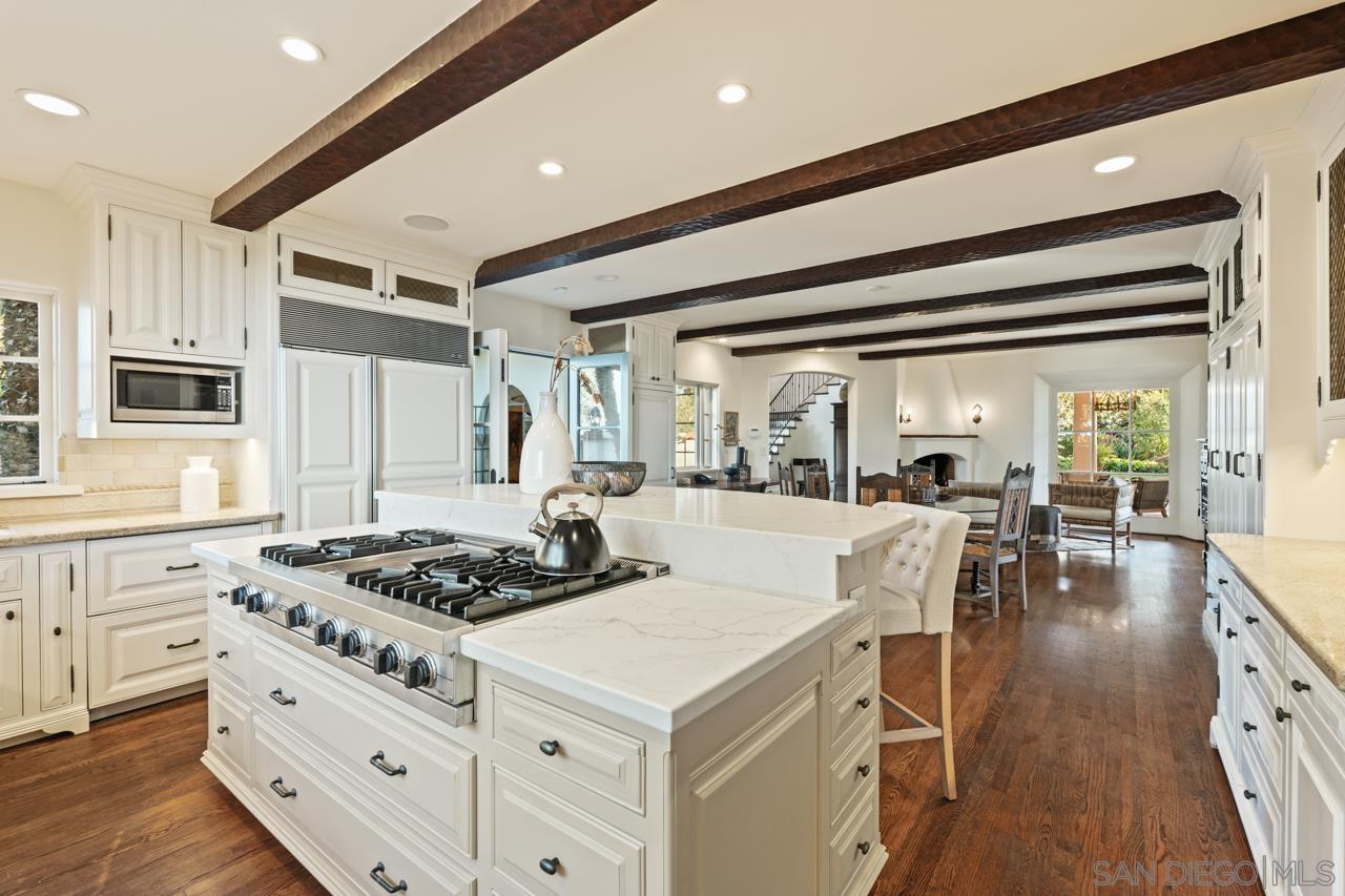Detail Gallery Image 39 of 75 For 1205  Muirlands Dr, La Jolla,  CA 92037 - 8 Beds | 9/4 Baths