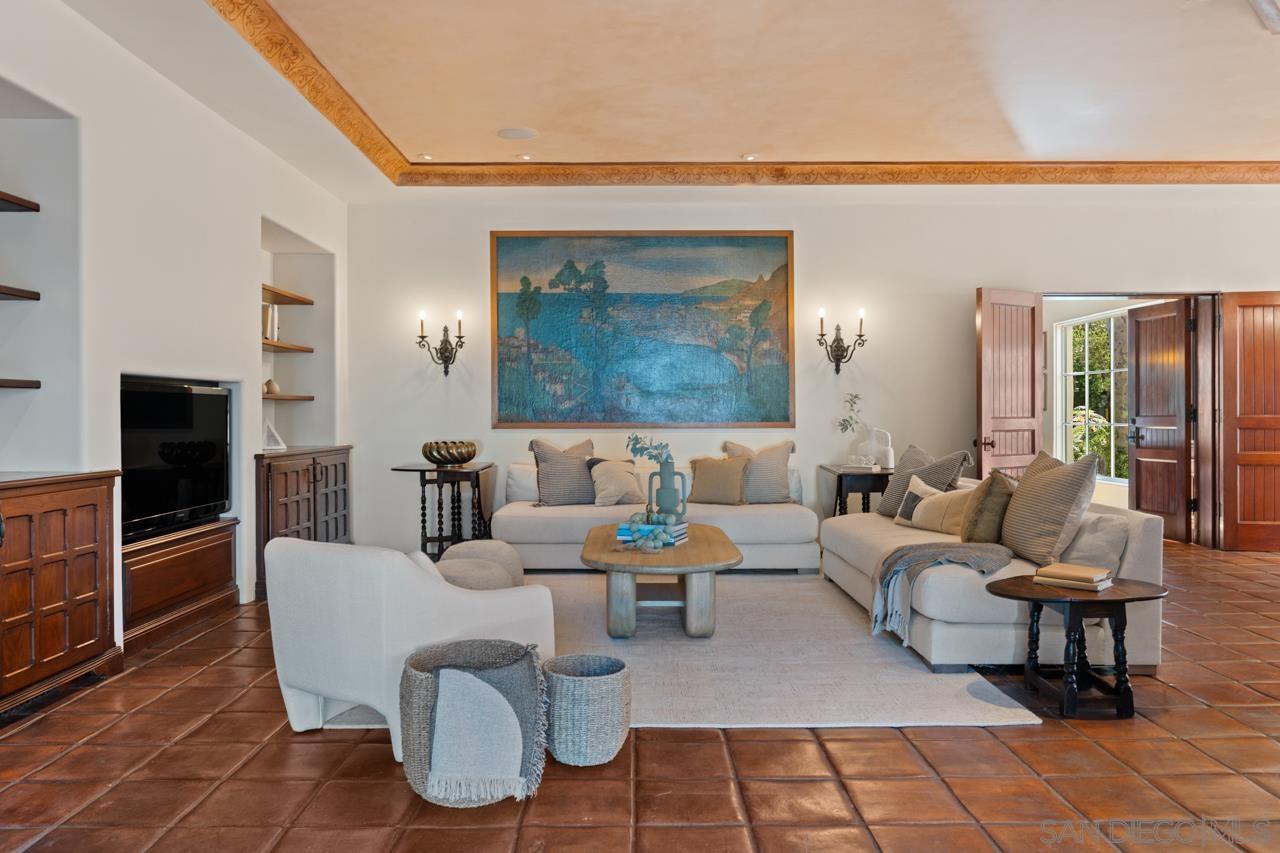 Detail Gallery Image 43 of 75 For 1205  Muirlands Dr, La Jolla,  CA 92037 - 8 Beds | 9/4 Baths