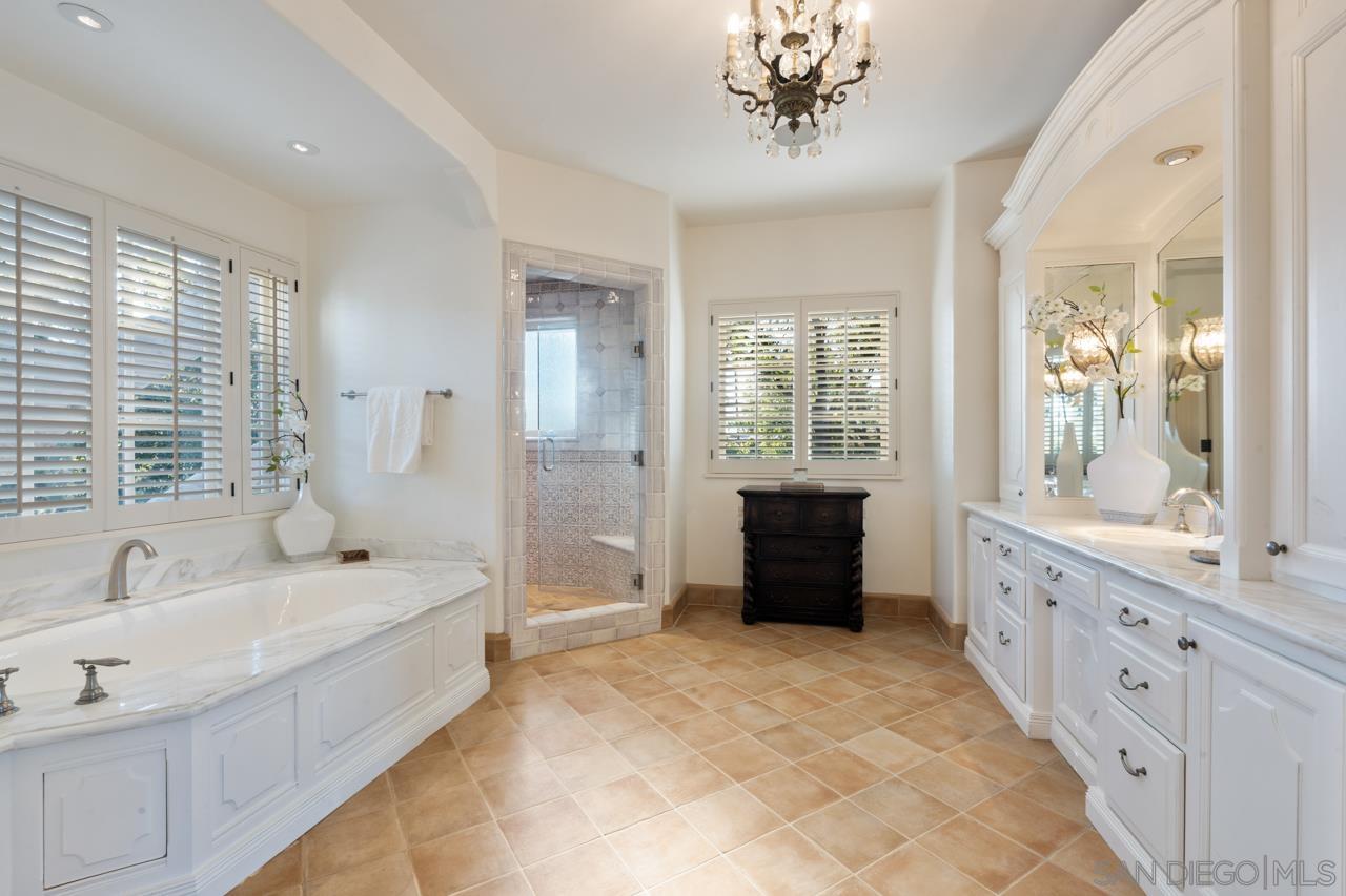 Detail Gallery Image 56 of 75 For 1205  Muirlands Dr, La Jolla,  CA 92037 - 8 Beds | 9/4 Baths