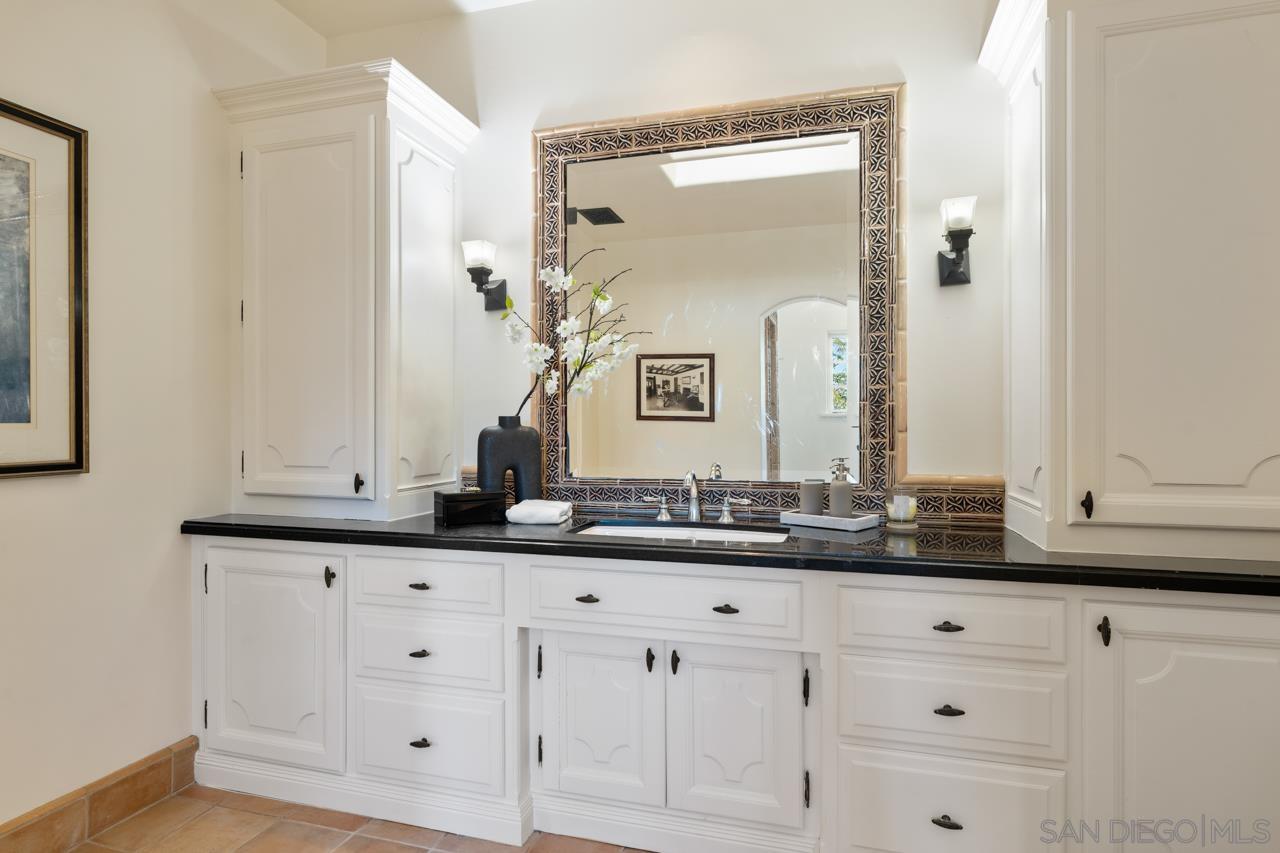 Detail Gallery Image 59 of 75 For 1205  Muirlands Dr, La Jolla,  CA 92037 - 8 Beds | 9/4 Baths