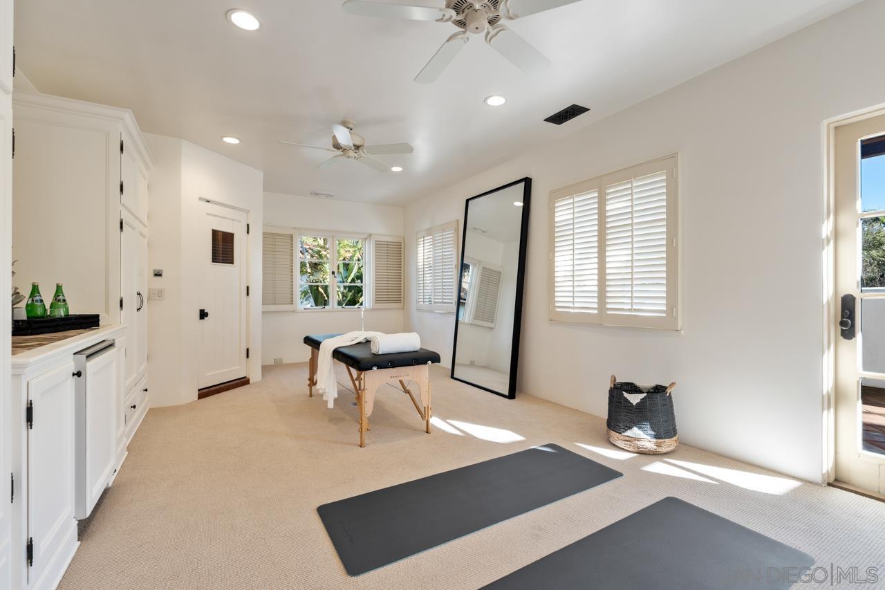 Detail Gallery Image 63 of 75 For 1205  Muirlands Dr, La Jolla,  CA 92037 - 8 Beds | 9/4 Baths