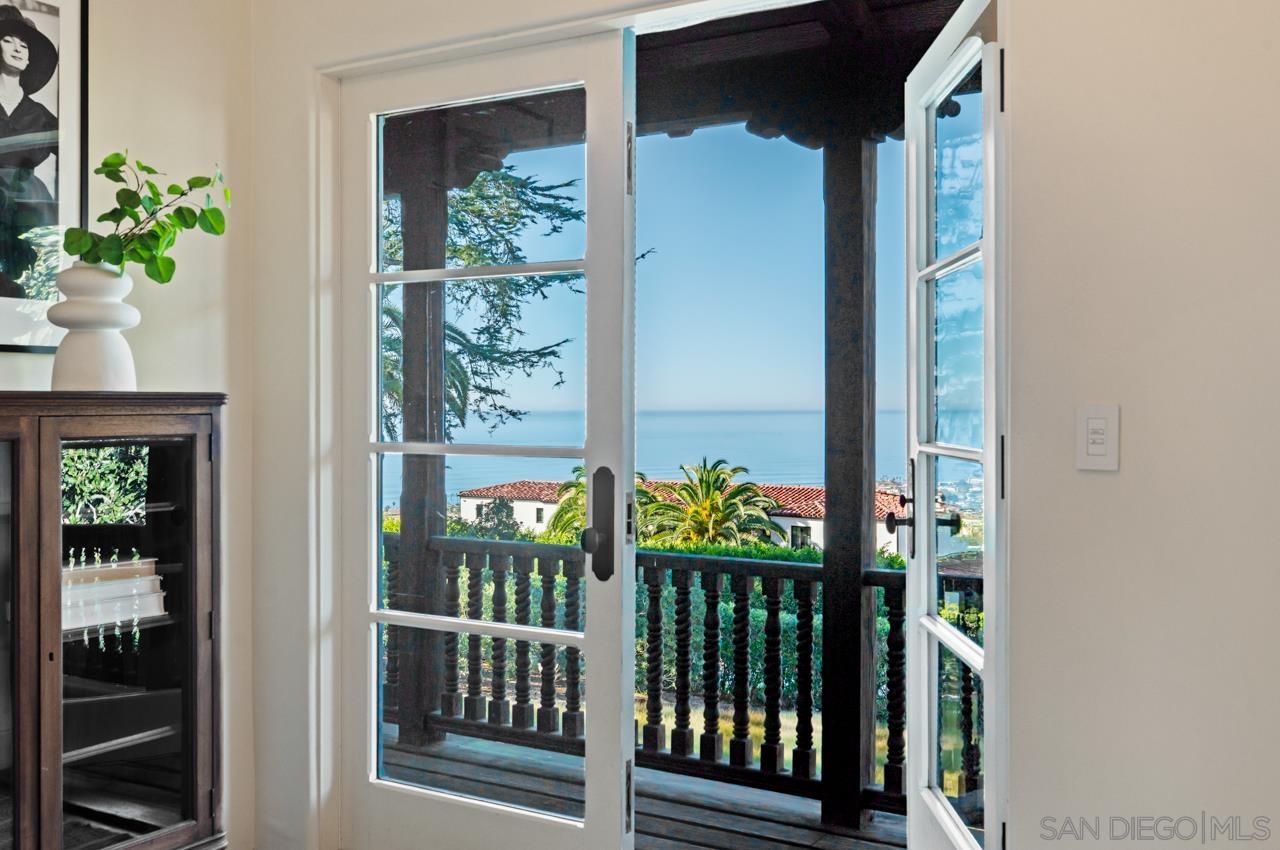 Detail Gallery Image 64 of 75 For 1205  Muirlands Dr, La Jolla,  CA 92037 - 8 Beds | 9/4 Baths