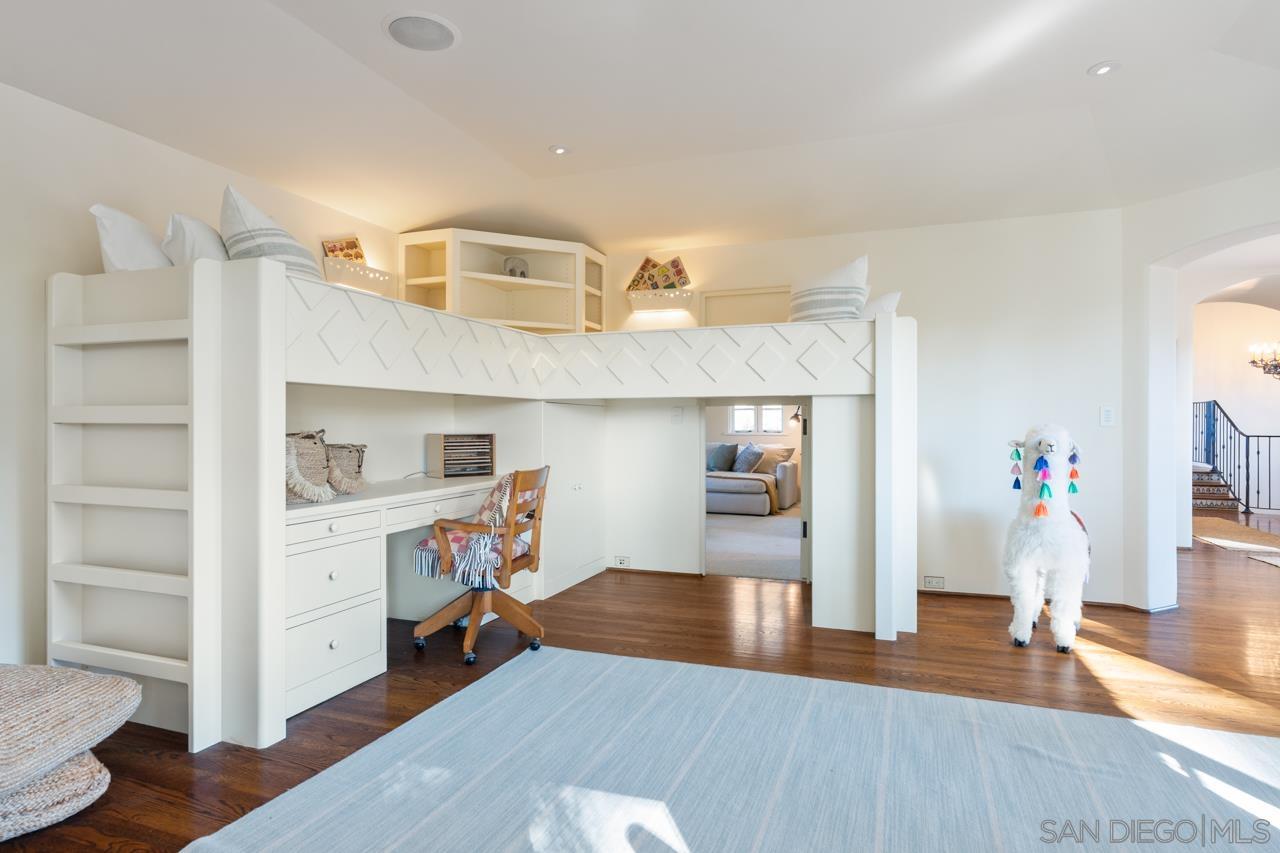 Detail Gallery Image 66 of 75 For 1205  Muirlands Dr, La Jolla,  CA 92037 - 8 Beds | 9/4 Baths