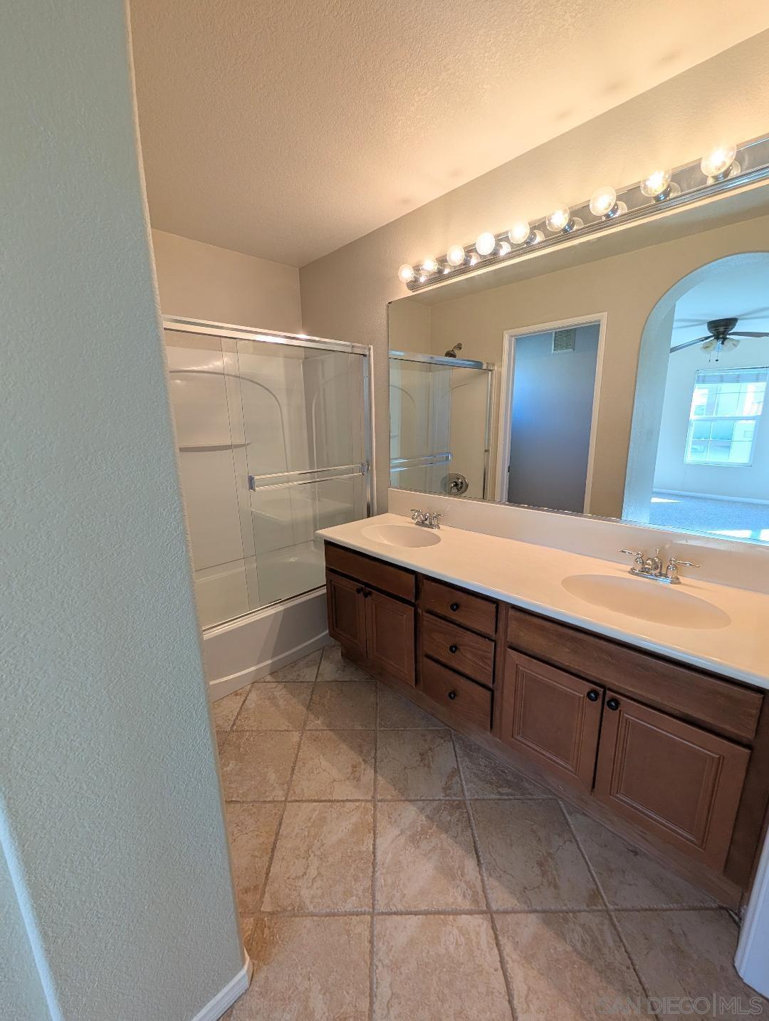 Detail Gallery Image 11 of 27 For 701  Hatfield, San Marcos,  CA 92078 - 3 Beds | 3/1 Baths