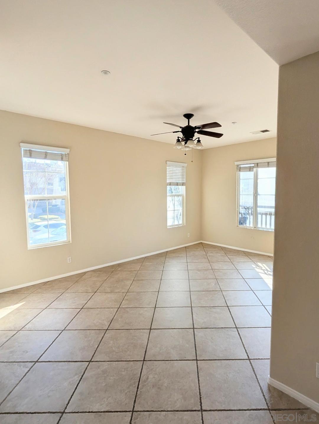 Detail Gallery Image 5 of 27 For 701  Hatfield, San Marcos,  CA 92078 - 3 Beds | 3/1 Baths