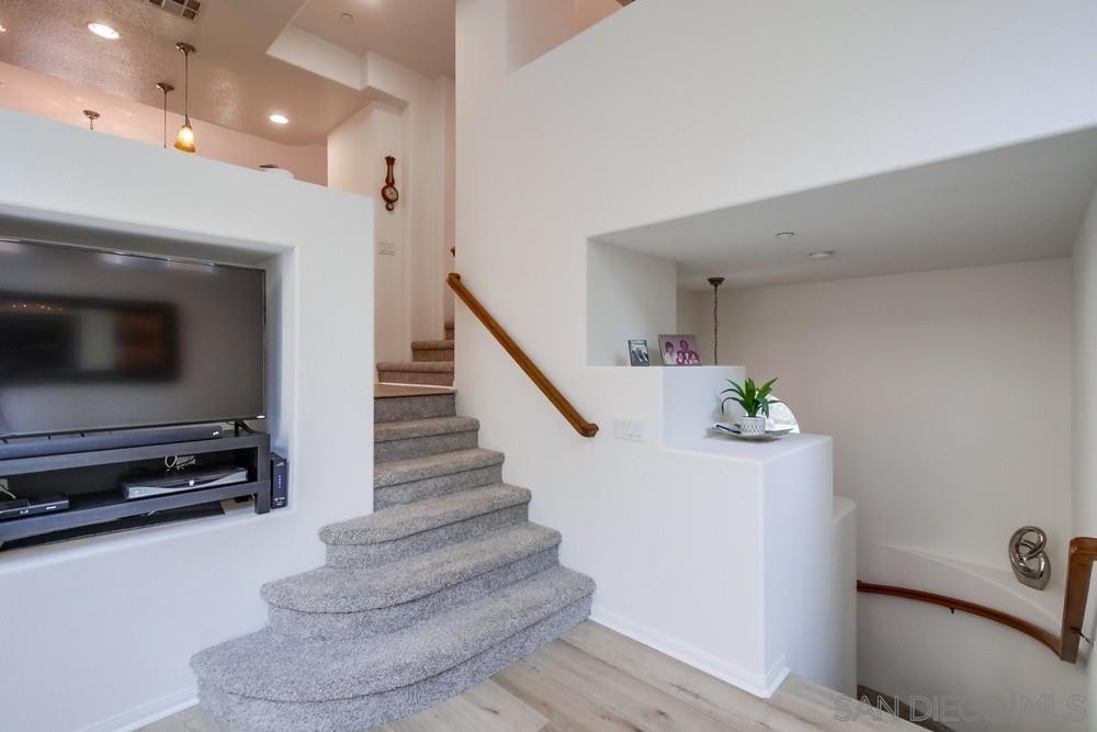 Detail Gallery Image 11 of 51 For 2856  Villas Way, San Diego,  CA 92108 - 2 Beds | 2/1 Baths