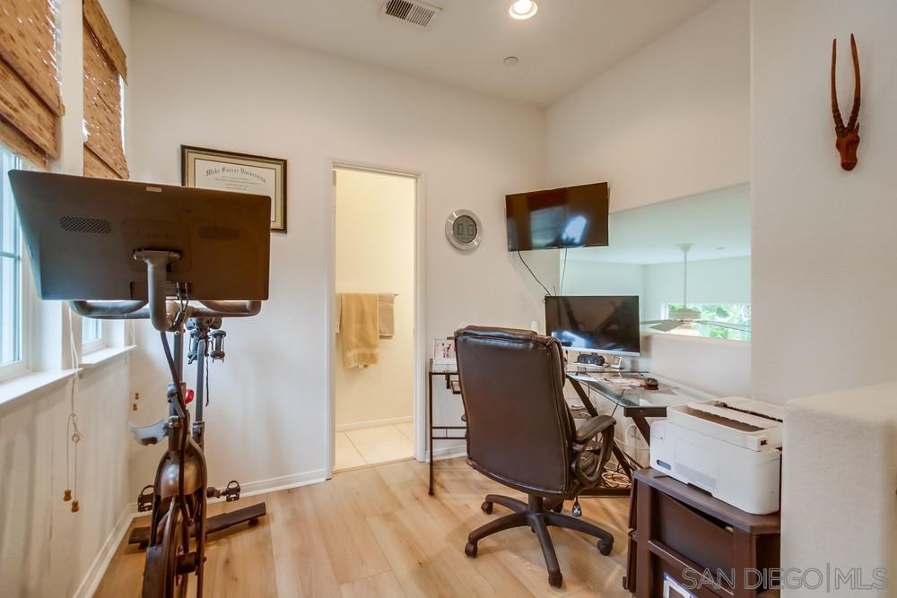 Detail Gallery Image 17 of 51 For 2856  Villas Way, San Diego,  CA 92108 - 2 Beds | 2/1 Baths