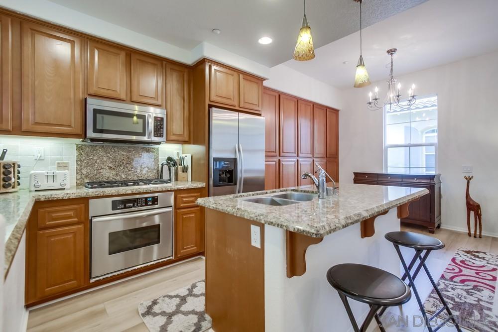 Detail Gallery Image 6 of 51 For 2856  Villas Way, San Diego,  CA 92108 - 2 Beds | 2/1 Baths