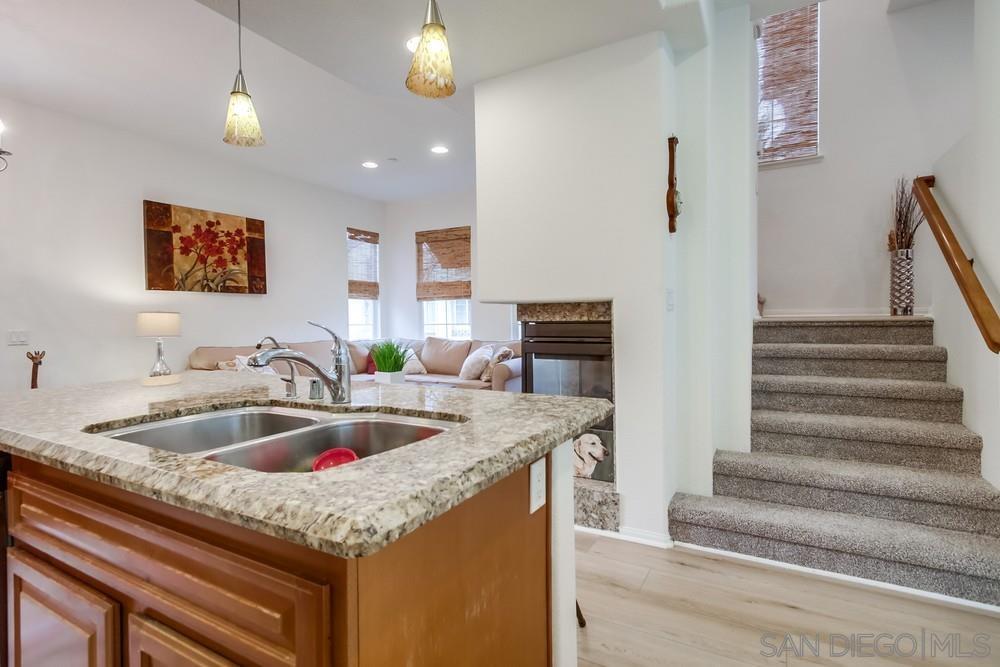 Detail Gallery Image 9 of 51 For 2856  Villas Way, San Diego,  CA 92108 - 2 Beds | 2/1 Baths