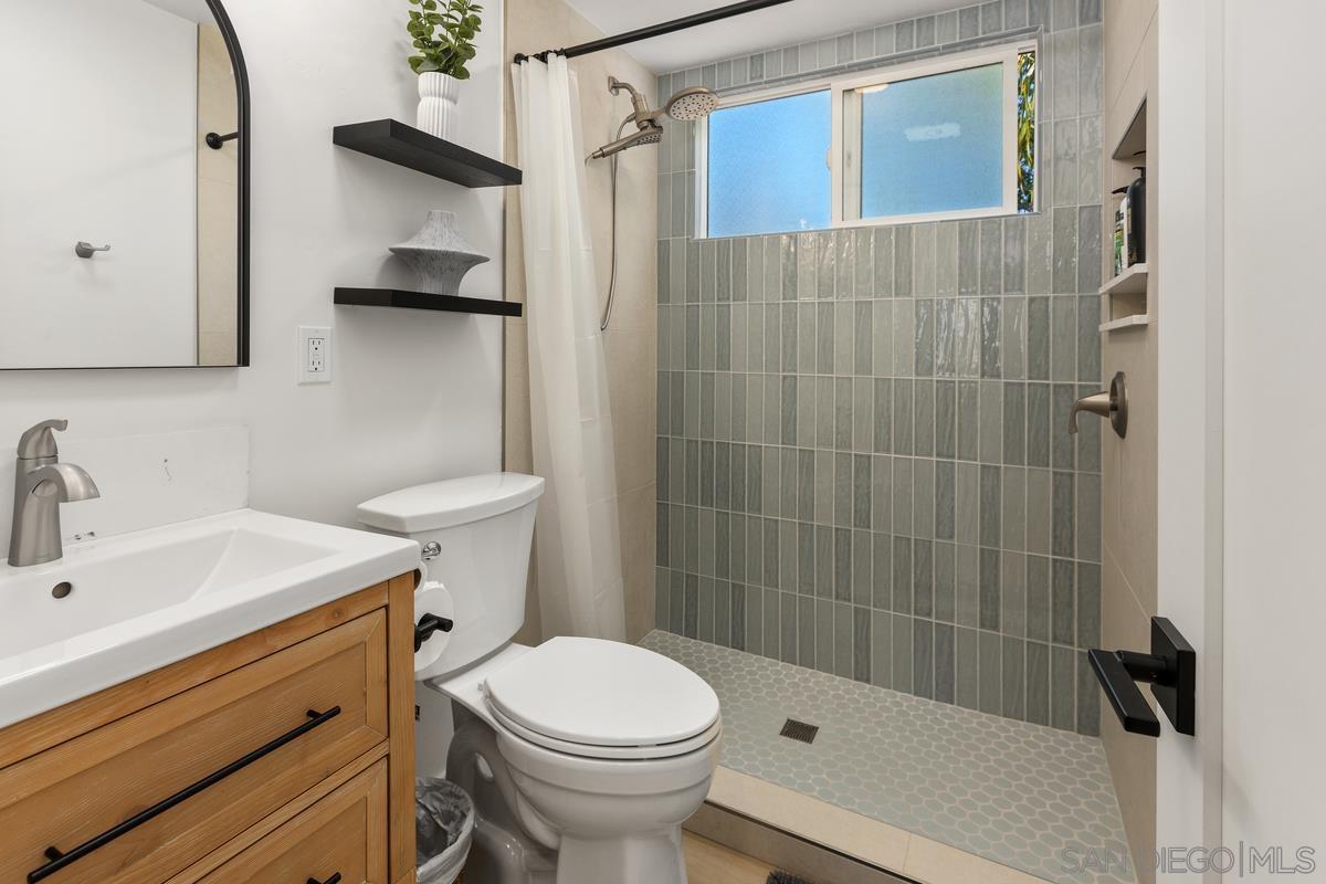 Detail Gallery Image 12 of 17 For 1743  Reed, San Diego,  CA 92109 - 2 Beds | 2 Baths