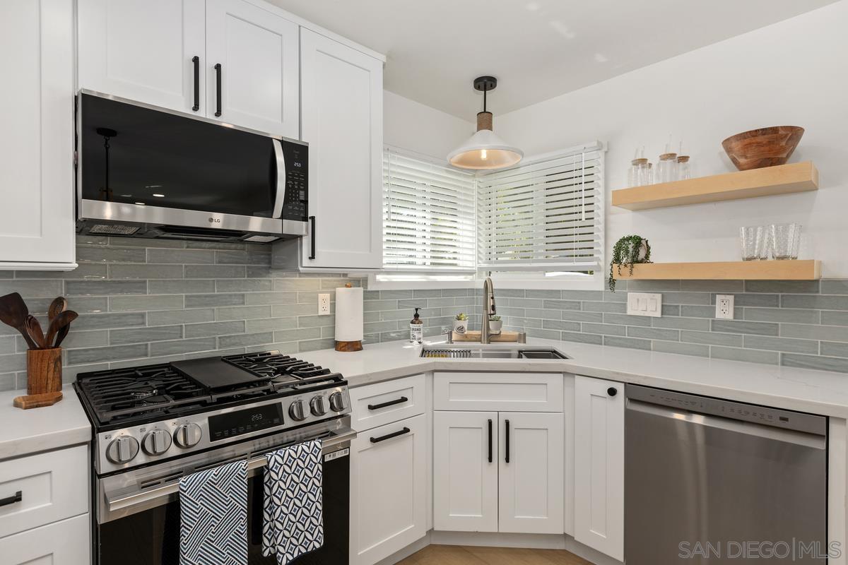 Detail Gallery Image 10 of 17 For 1743  Reed, San Diego,  CA 92109 - 2 Beds | 2 Baths