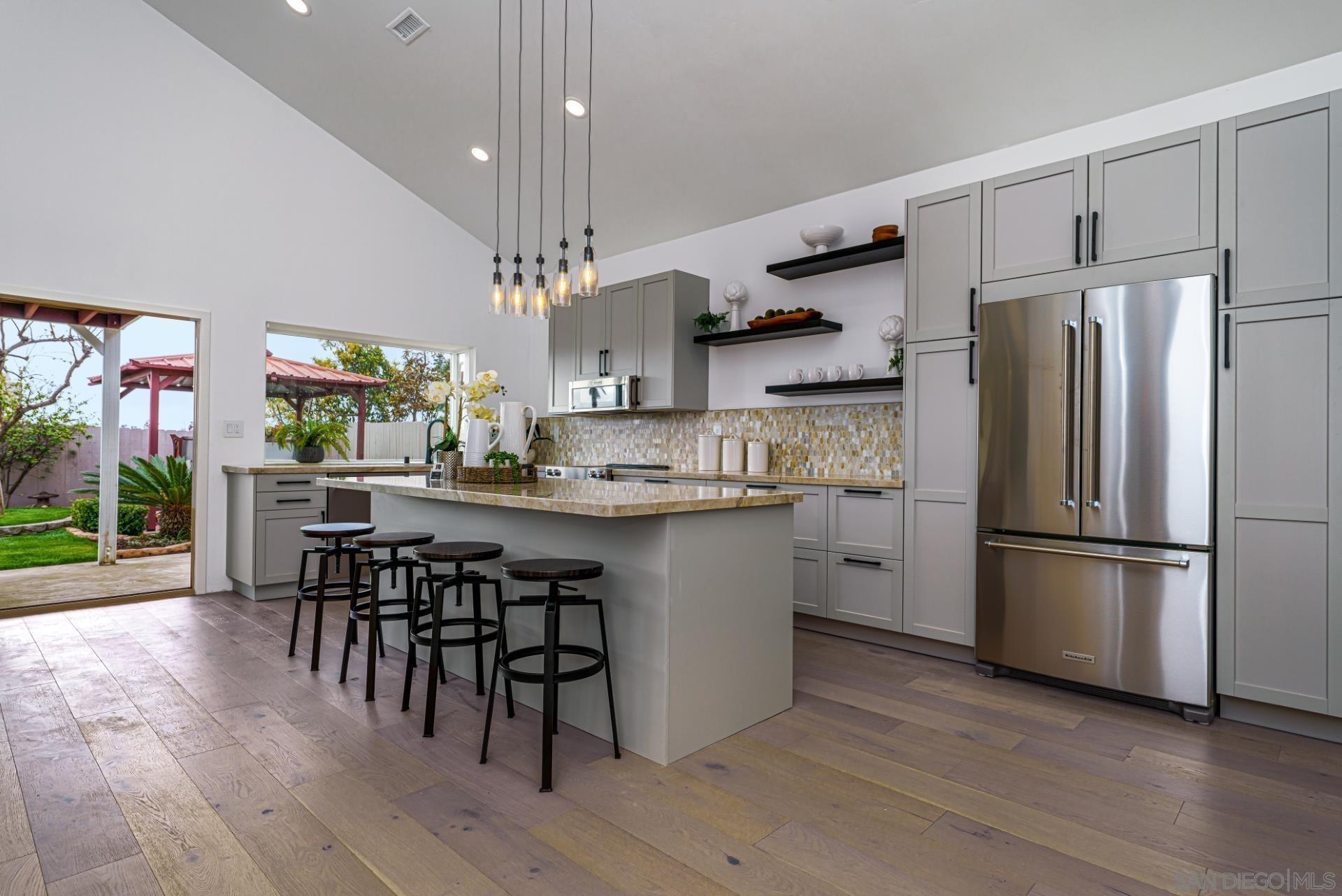 Front Image Thumbnail for SD260002536