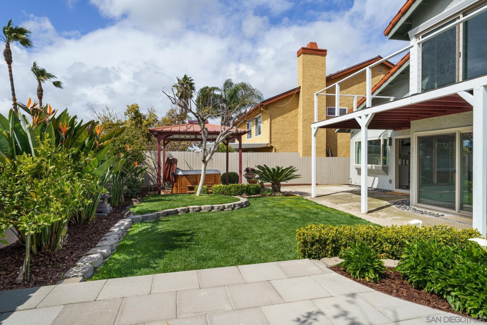 Detail Gallery Image 6 of 10 For 13472  Salmon River Rd, San Diego,  CA 92129 - 3 Beds | 2/1 Baths