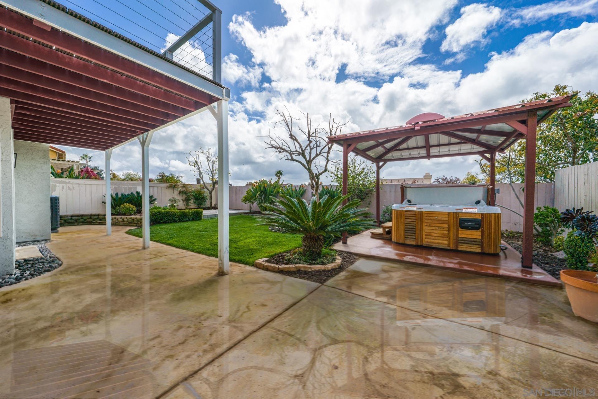 Detail Gallery Image 7 of 10 For 13472  Salmon River Rd, San Diego,  CA 92129 - 3 Beds | 2/1 Baths