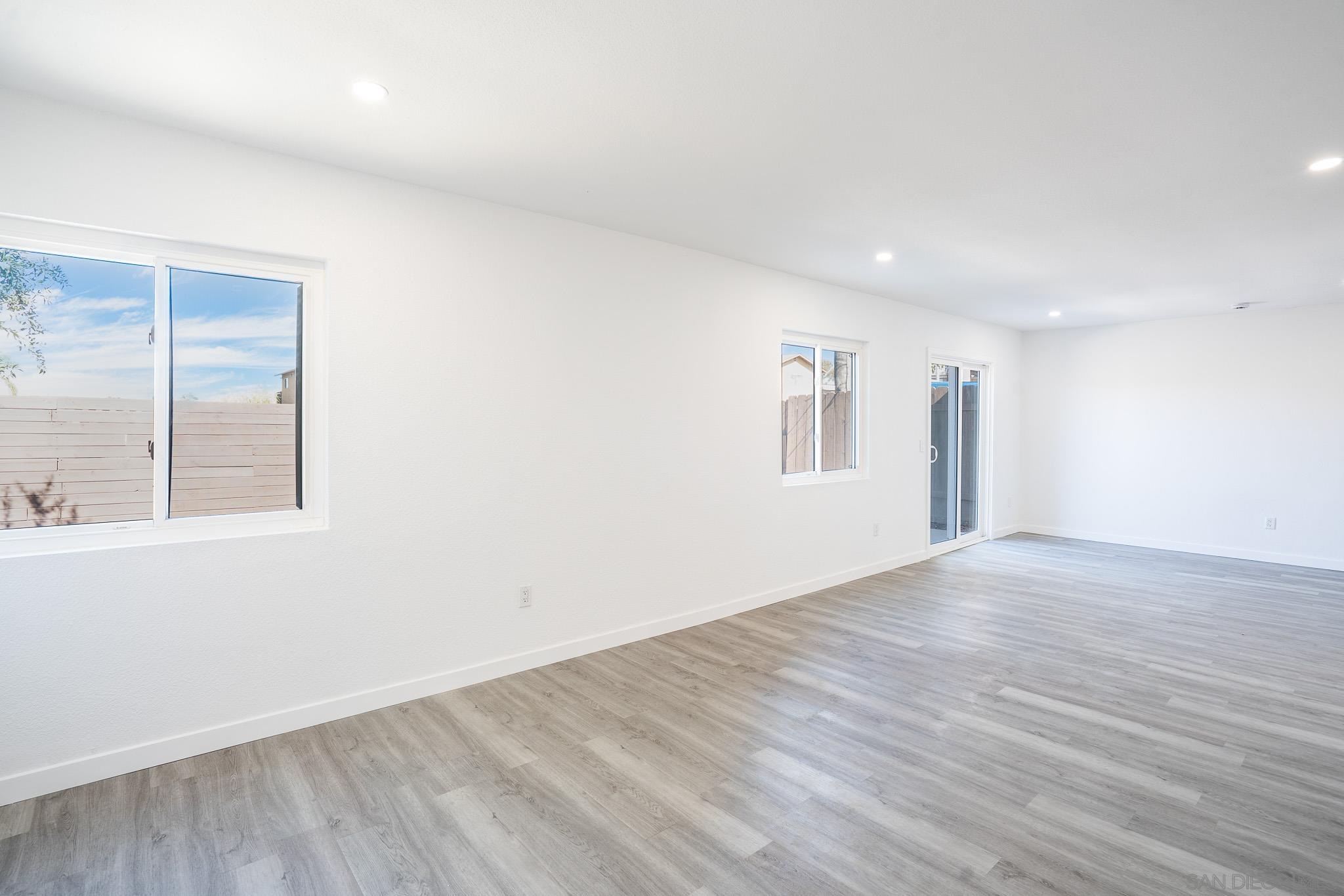 Detail Gallery Image 7 of 38 For 956 S 45th St, San Diego,  CA 92113 - 3 Beds | 2 Baths