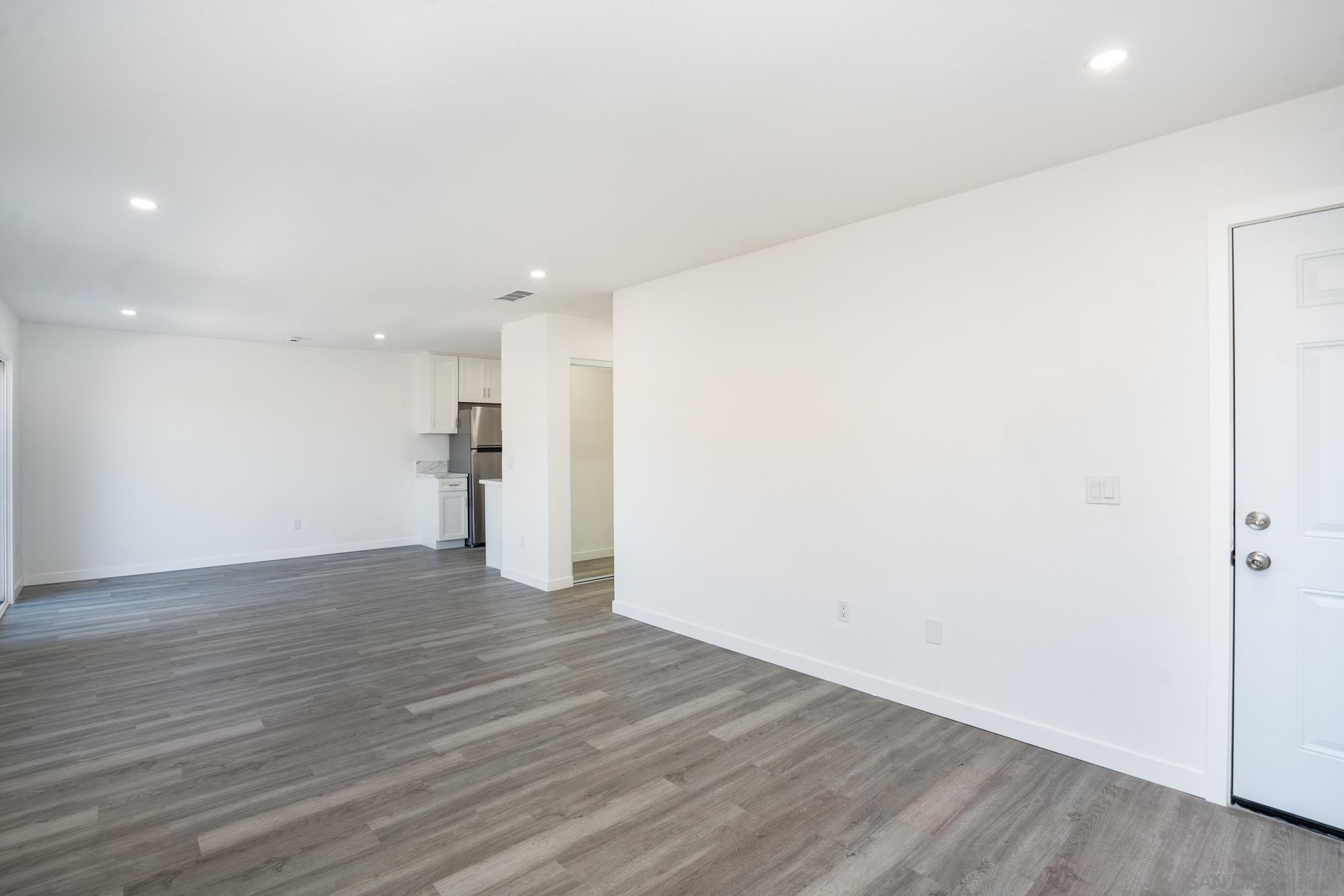 Detail Gallery Image 10 of 38 For 956 S 45th St, San Diego,  CA 92113 - 3 Beds | 2 Baths