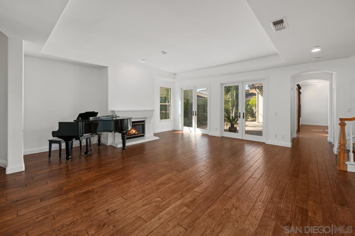 Detail Gallery Image 3 of 33 For 14694  via Monteverde, San Diego,  CA 92127 - 4 Beds | 3/1 Baths