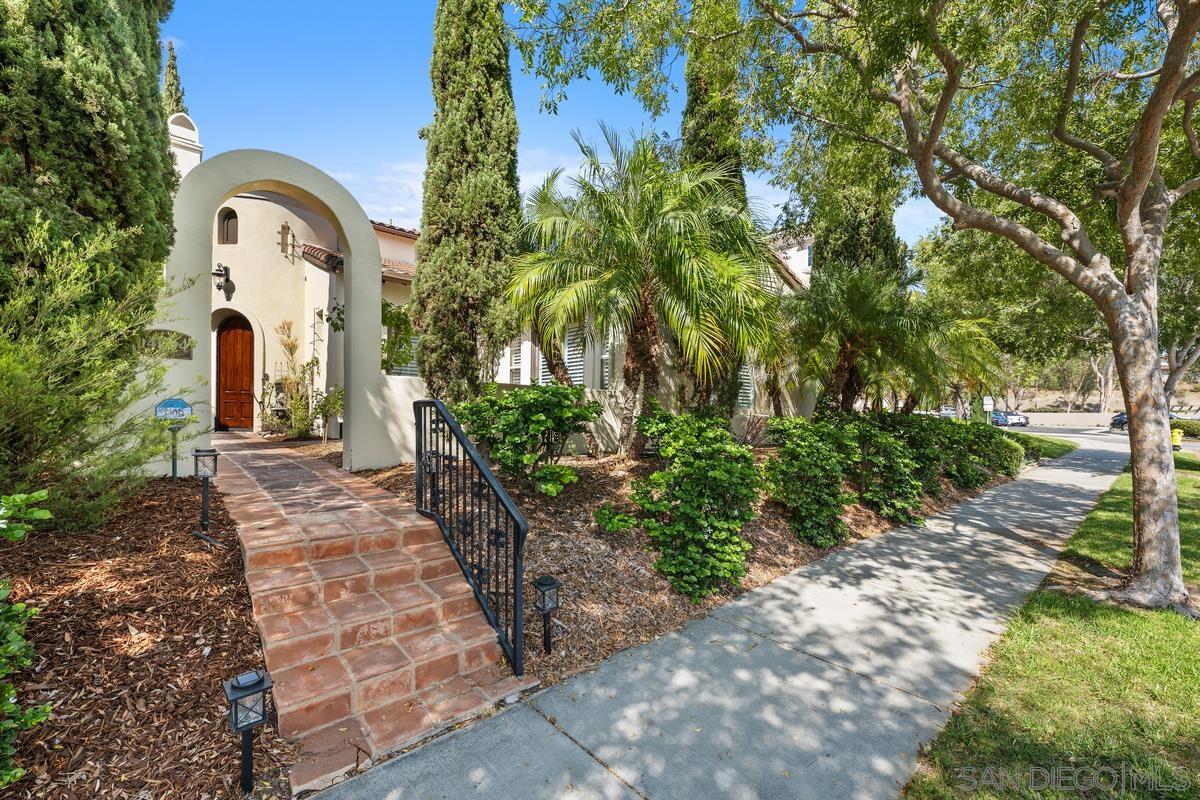 Detail Gallery Image 6 of 33 For 14694  via Monteverde, San Diego,  CA 92127 - 4 Beds | 3/1 Baths