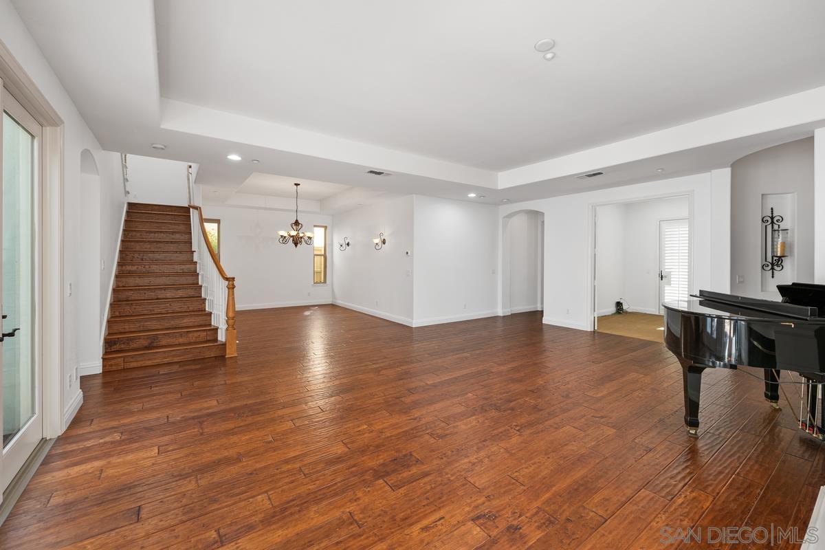 Detail Gallery Image 7 of 33 For 14694  via Monteverde, San Diego,  CA 92127 - 4 Beds | 3/1 Baths