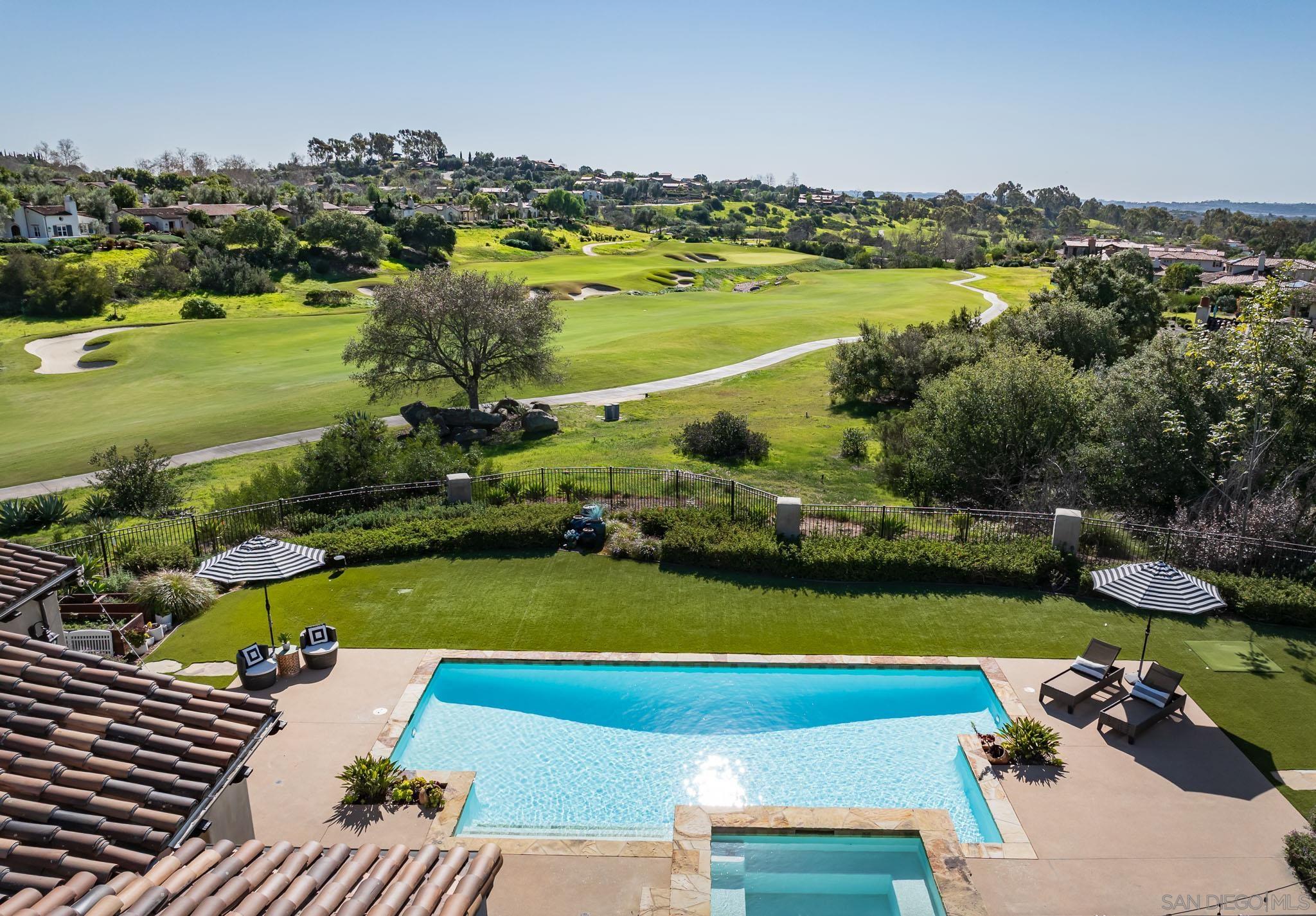 Detail Gallery Image 17 of 35 For 8145  Run of the Knolls, San Diego,  CA 92127 - 5 Beds | 5/1 Baths