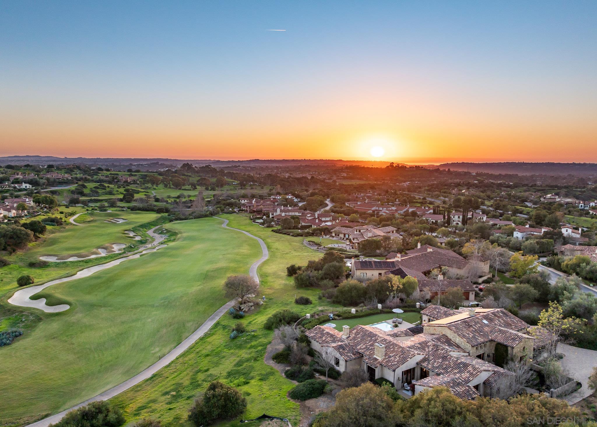 Detail Gallery Image 19 of 35 For 8145  Run of the Knolls, San Diego,  CA 92127 - 5 Beds | 5/1 Baths