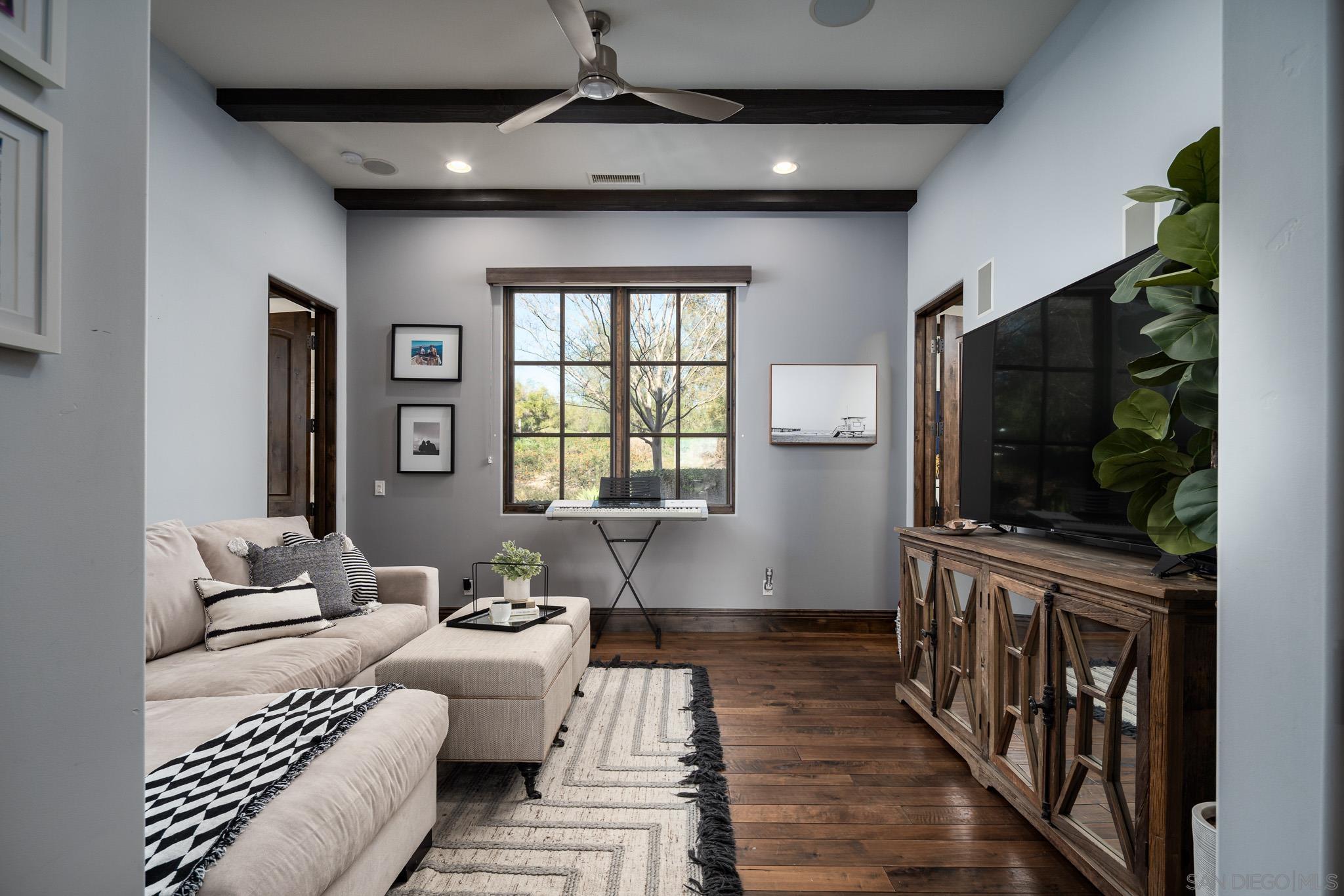 Detail Gallery Image 32 of 35 For 8145  Run of the Knolls, San Diego,  CA 92127 - 5 Beds | 5/1 Baths