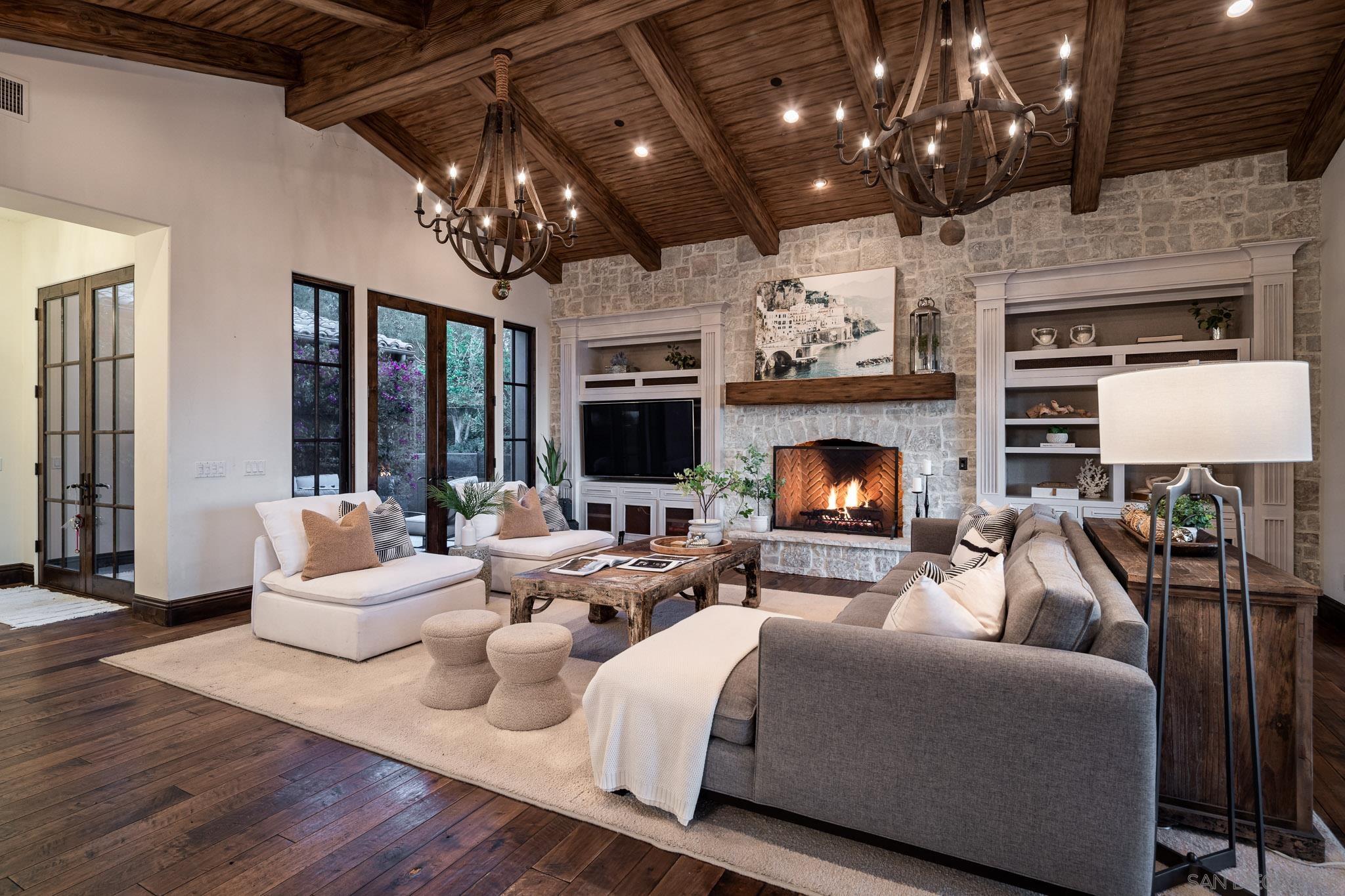 Detail Gallery Image 5 of 35 For 8145  Run of the Knolls, San Diego,  CA 92127 - 5 Beds | 5/1 Baths