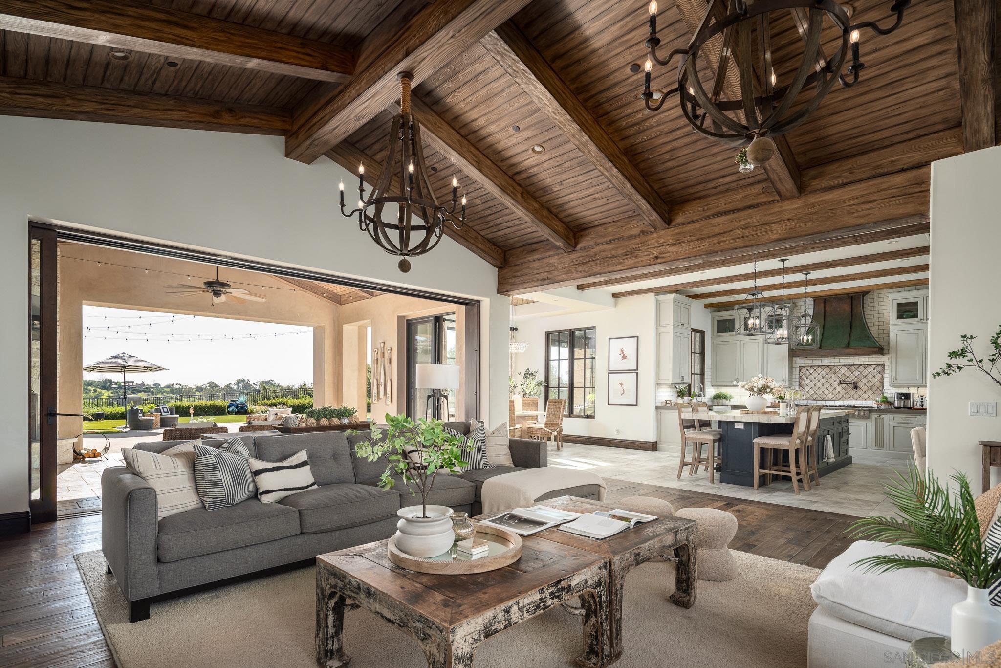 Detail Gallery Image 6 of 35 For 8145  Run of the Knolls, San Diego,  CA 92127 - 5 Beds | 5/1 Baths