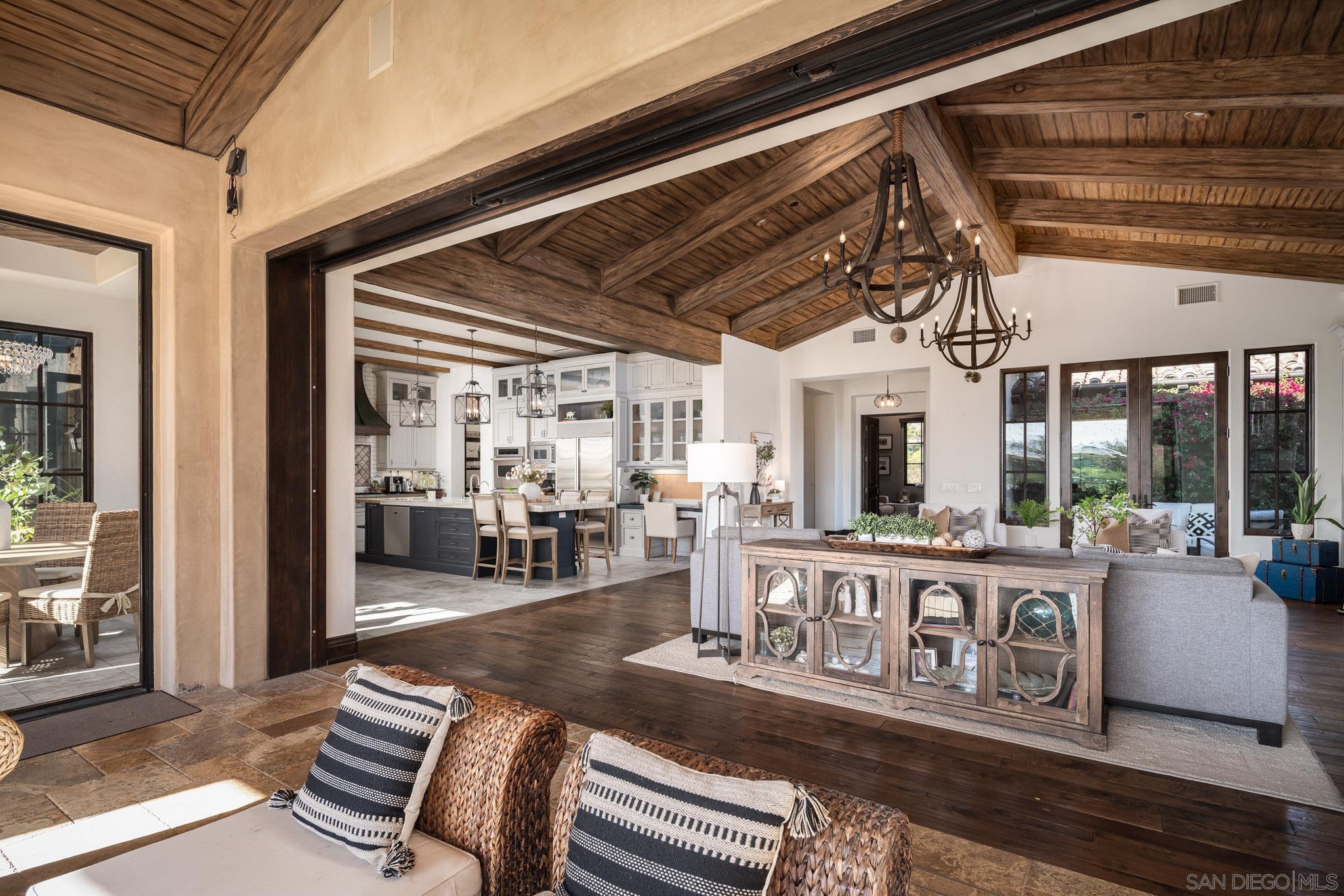 Detail Gallery Image 9 of 35 For 8145  Run of the Knolls, San Diego,  CA 92127 - 5 Beds | 5/1 Baths