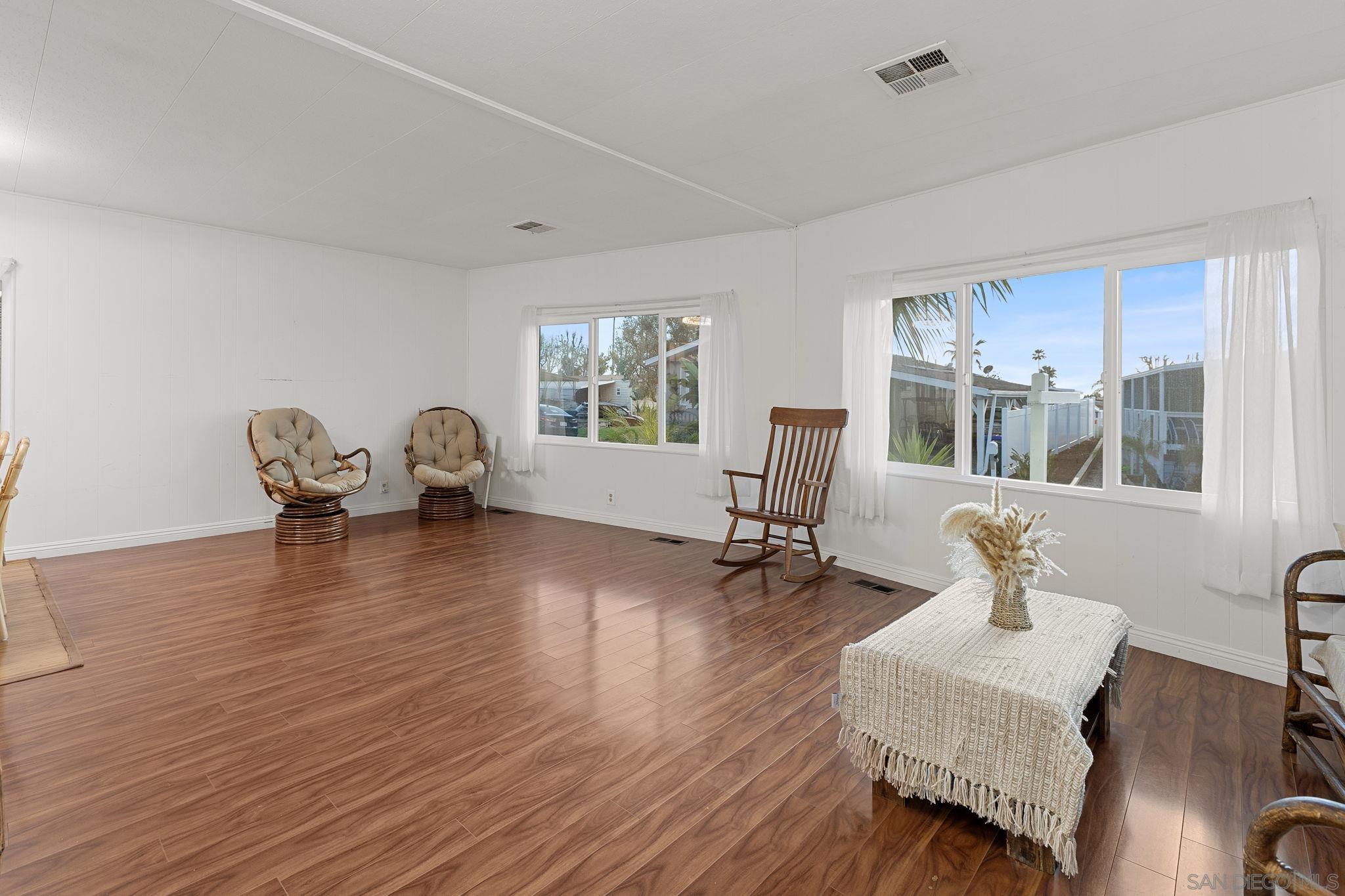 Detail Gallery Image 15 of 45 For 7326  San Bartolo  #220,  Carlsbad,  CA 92011 - 2 Beds | 2 Baths