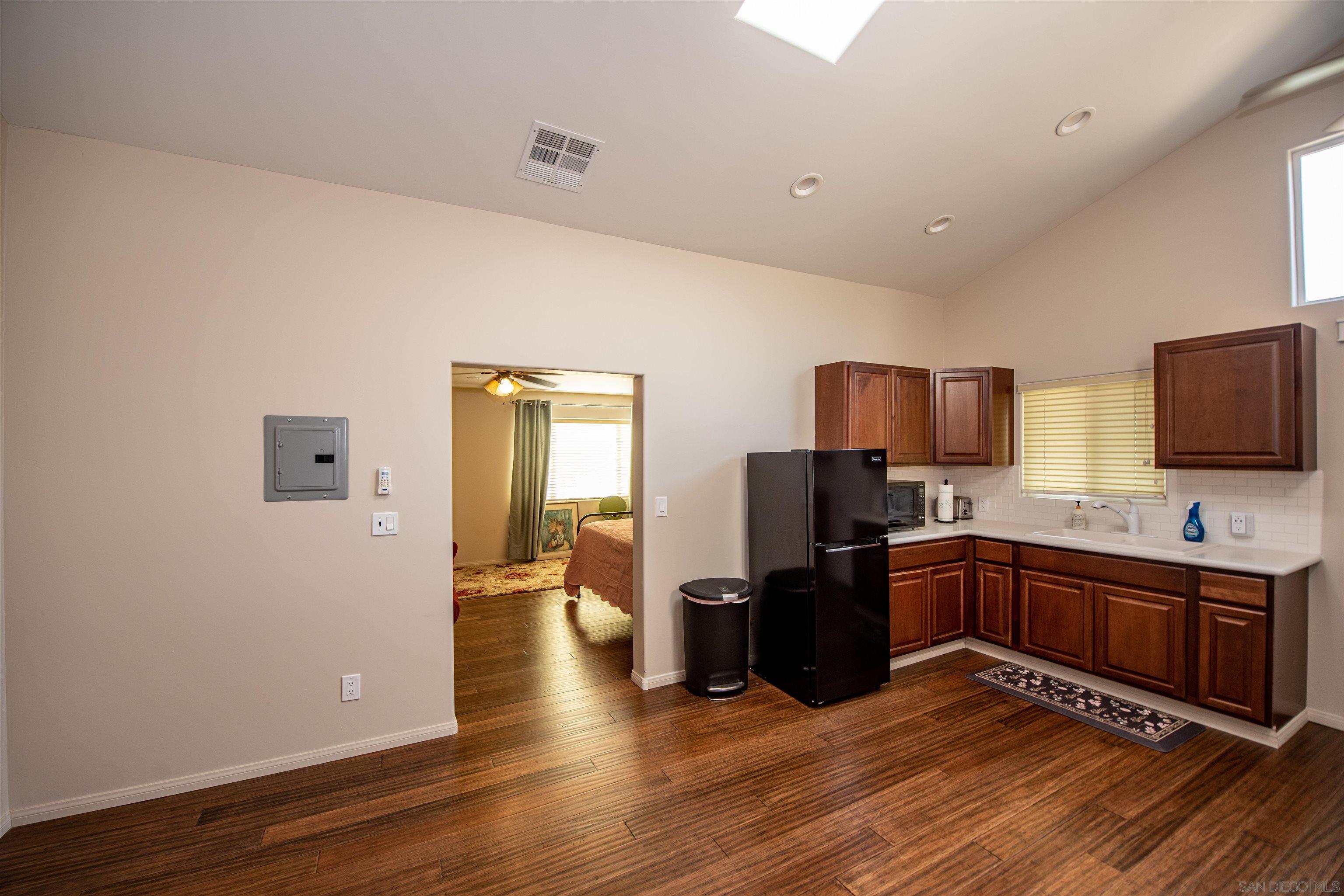 Detail Gallery Image 14 of 75 For 6406-08 N Radio Dr, San Diego,  CA 92114 - – Beds | – Baths