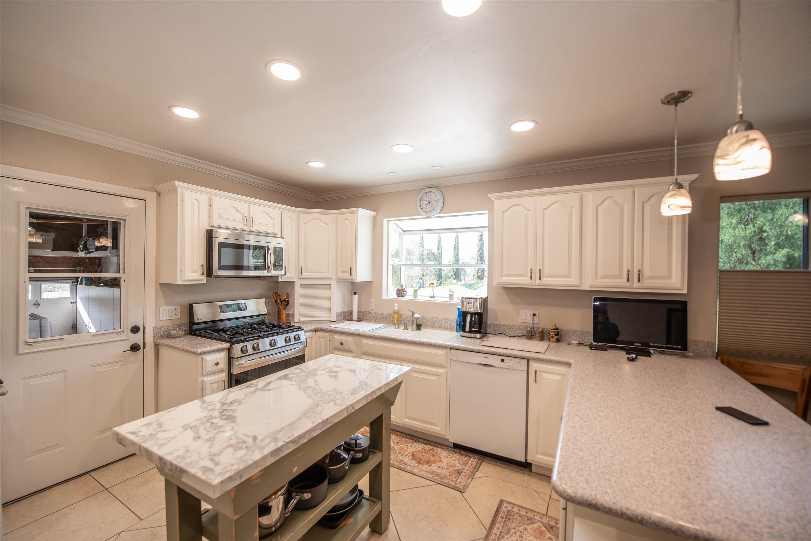 Detail Gallery Image 26 of 75 For 6406-08 N Radio Dr, San Diego,  CA 92114 - – Beds | – Baths