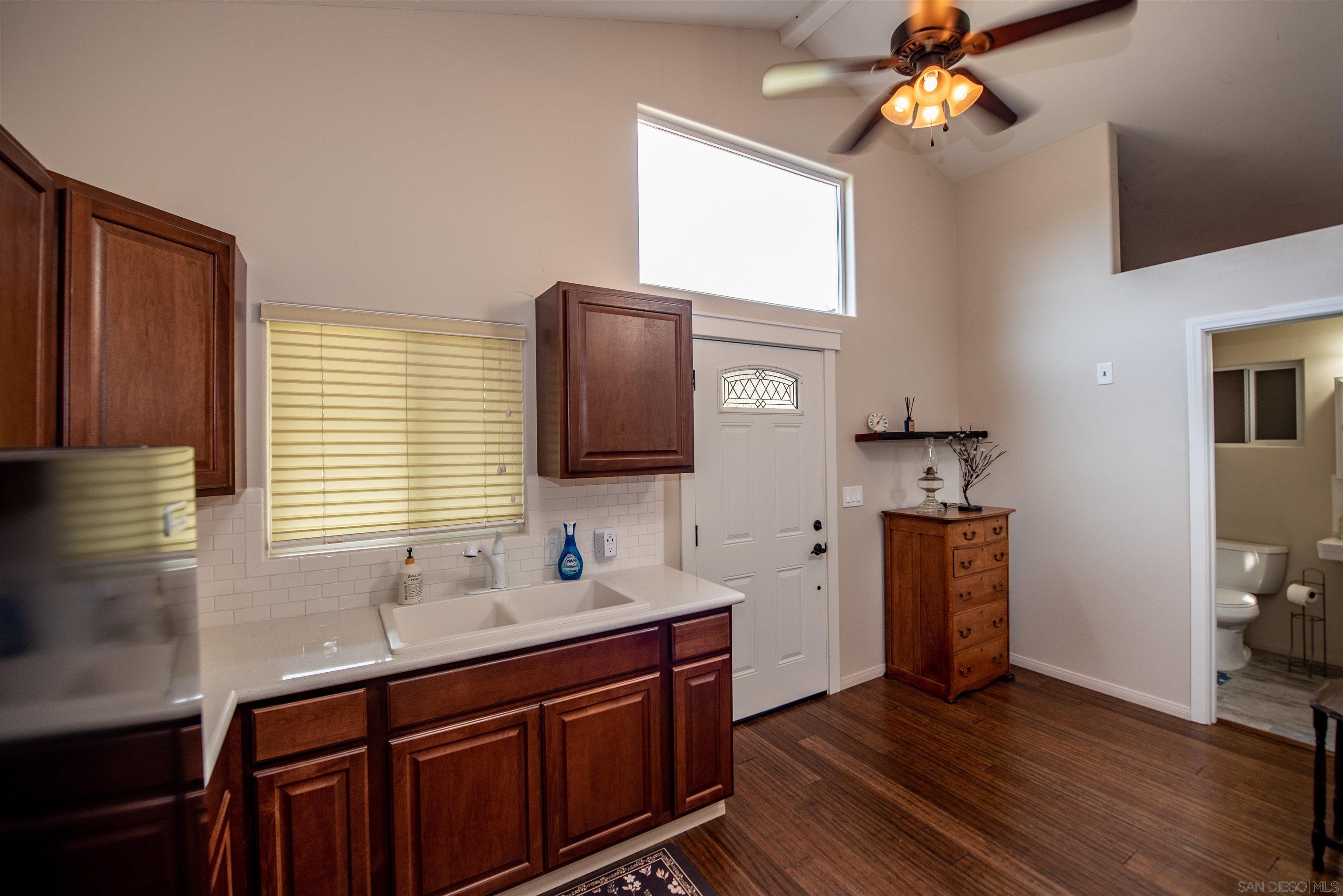 Detail Gallery Image 8 of 75 For 6406-08 N Radio Dr, San Diego,  CA 92114 - – Beds | – Baths