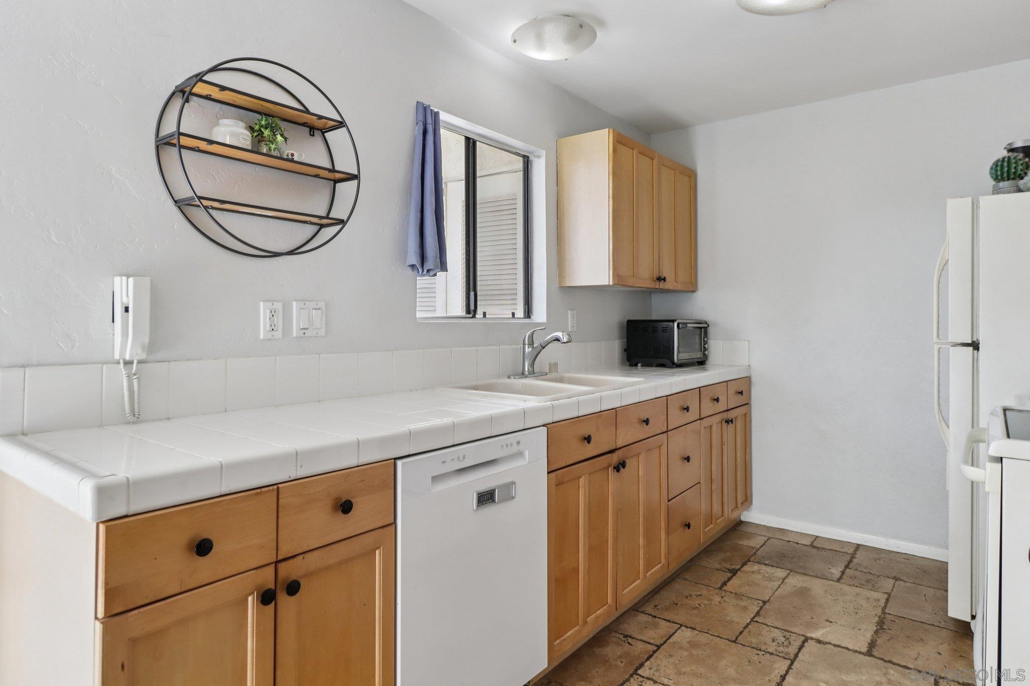Detail Gallery Image 8 of 34 For 4415  38th St  #4,  San Diego,  CA 92116 - 2 Beds | 2 Baths