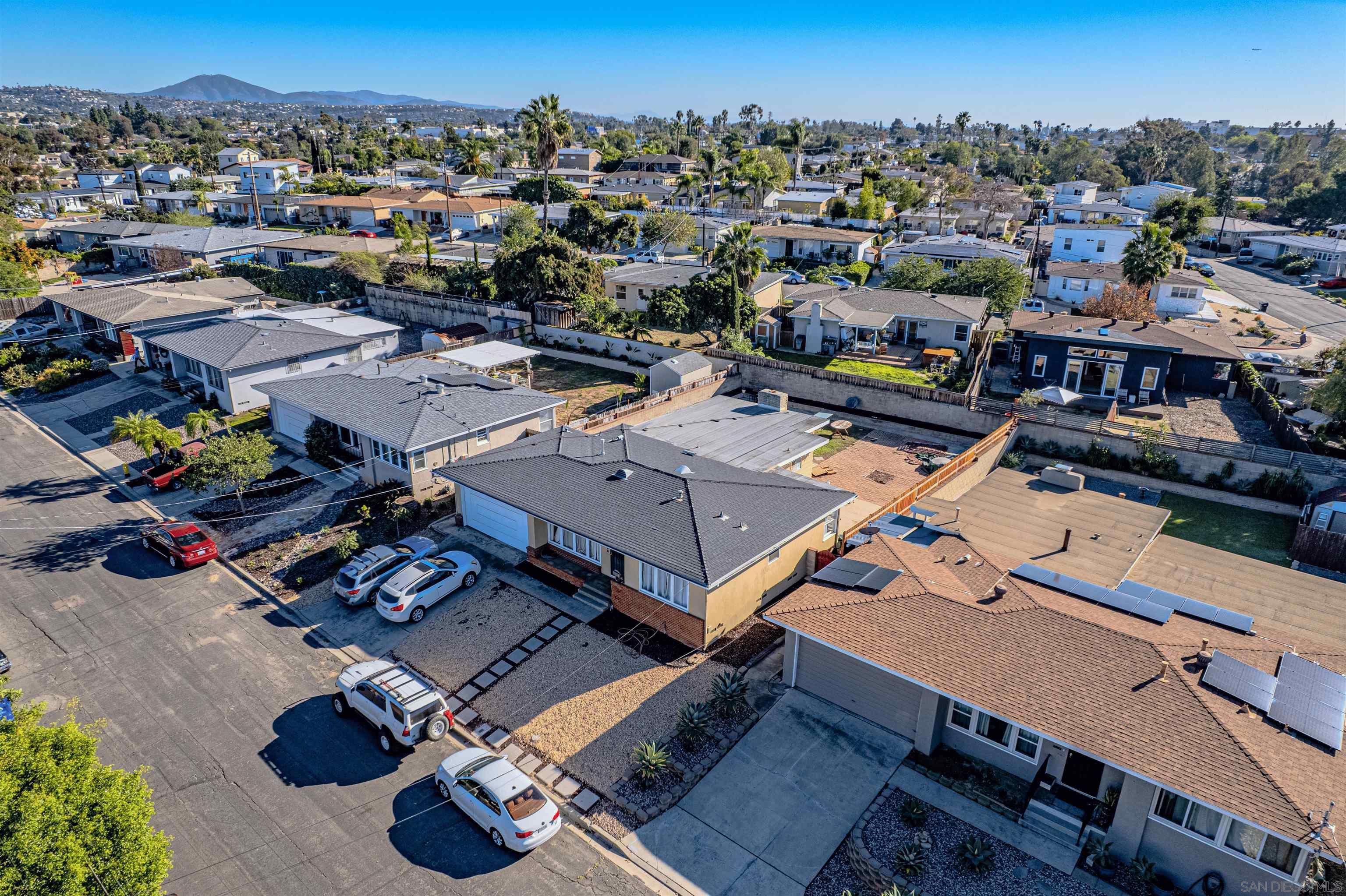 Detail Gallery Image 4 of 23 For 6443  Cleo St, San Diego,  CA 92115 - 5 Beds | 2 Baths