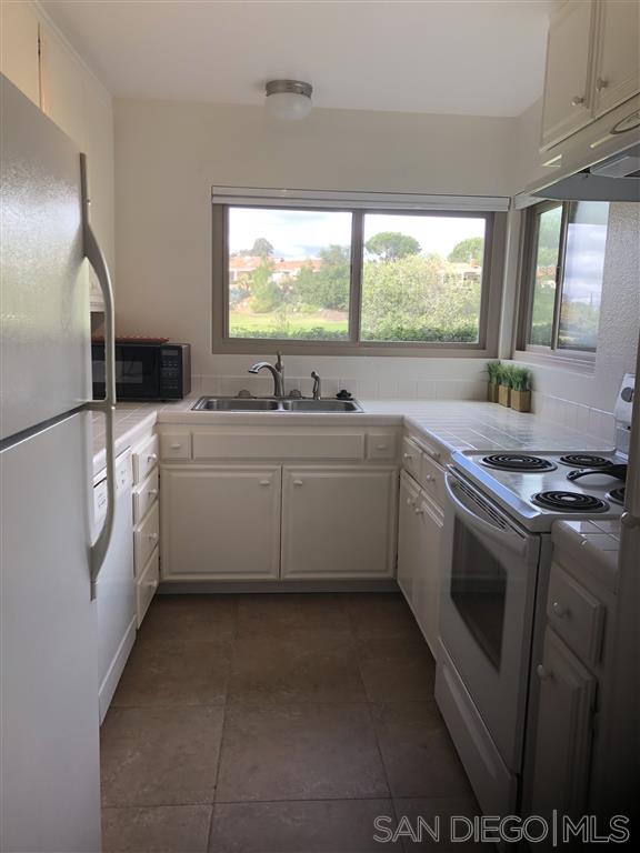 Detail Gallery Image 6 of 25 For 17657  Pomerado Rd  52, San Diego,  CA 92128 - 2 Beds | 2 Baths