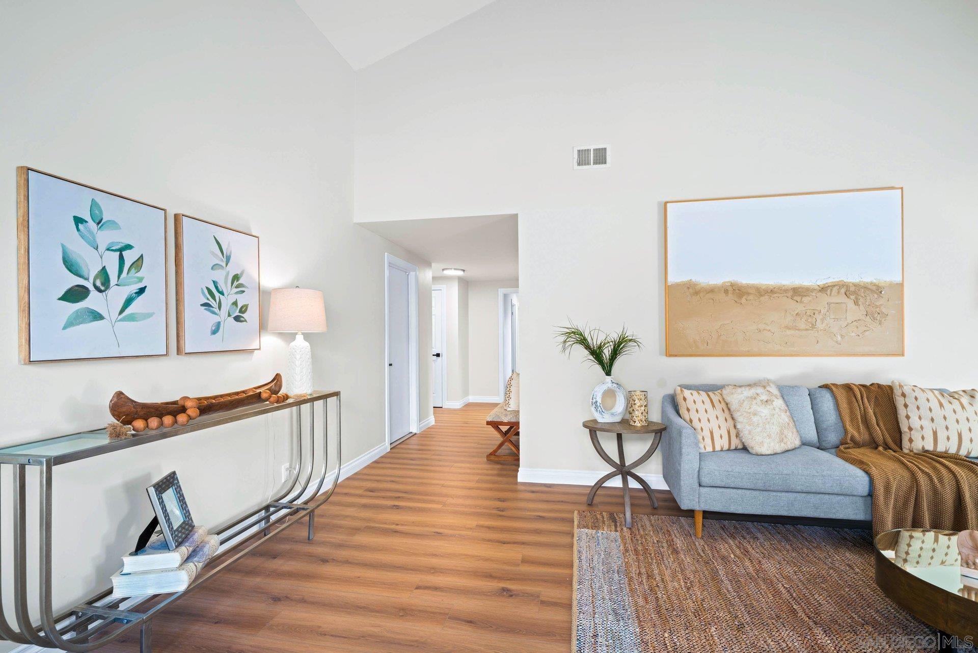 Detail Gallery Image 11 of 27 For 831  Santa Rosita, Solana Beach,  CA 92075 - 4 Beds | 2 Baths