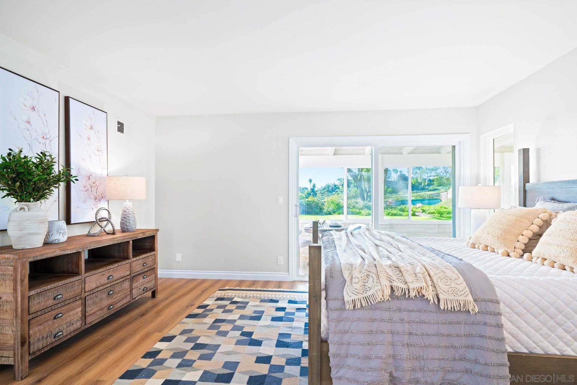 Detail Gallery Image 12 of 27 For 831  Santa Rosita, Solana Beach,  CA 92075 - 4 Beds | 2 Baths