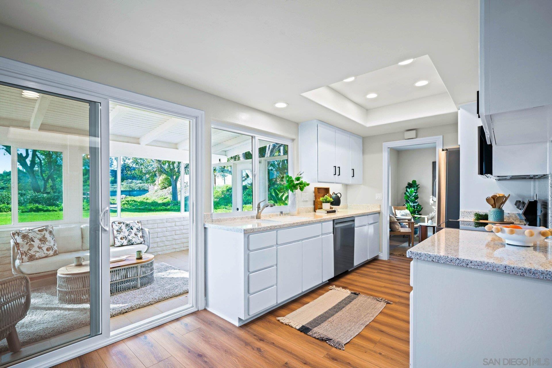 Detail Gallery Image 6 of 27 For 831  Santa Rosita, Solana Beach,  CA 92075 - 4 Beds | 2 Baths