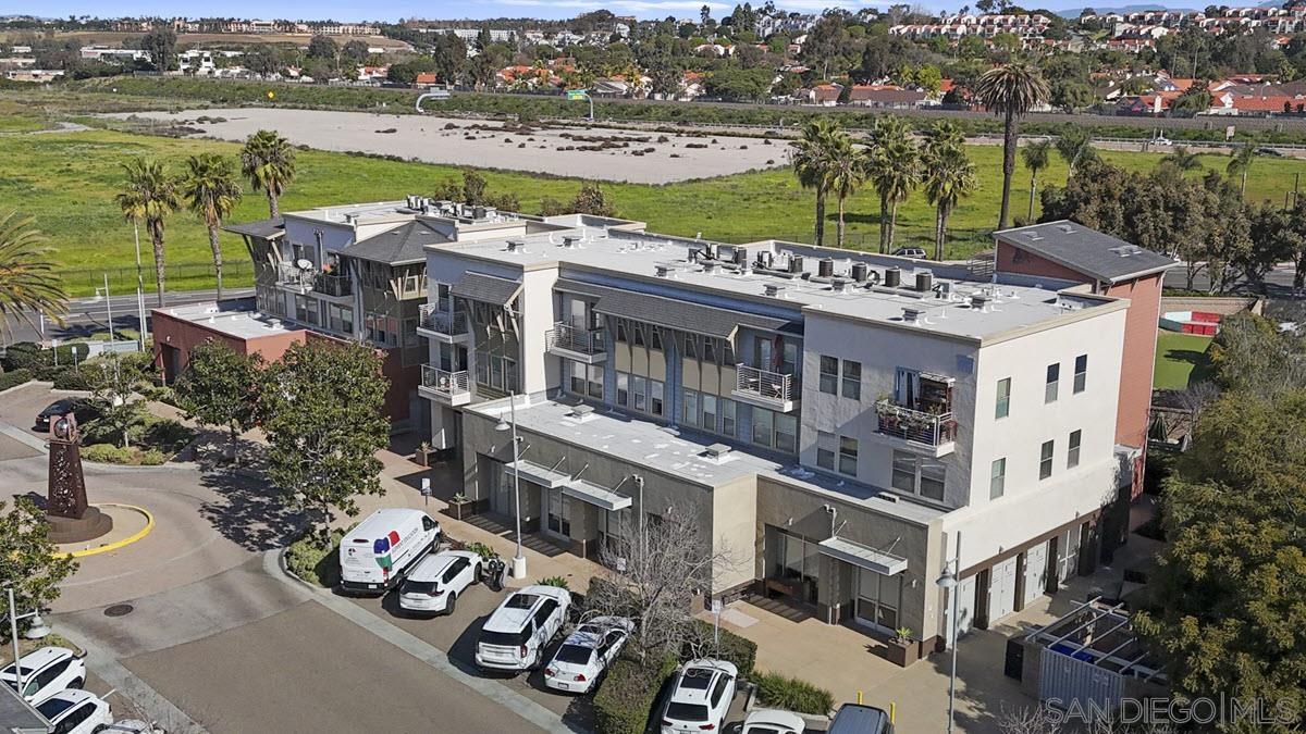 Detail Gallery Image 4 of 17 For 6801  Embarcadero Ln, Carlsbad,  CA 92011 - – Beds | – Baths