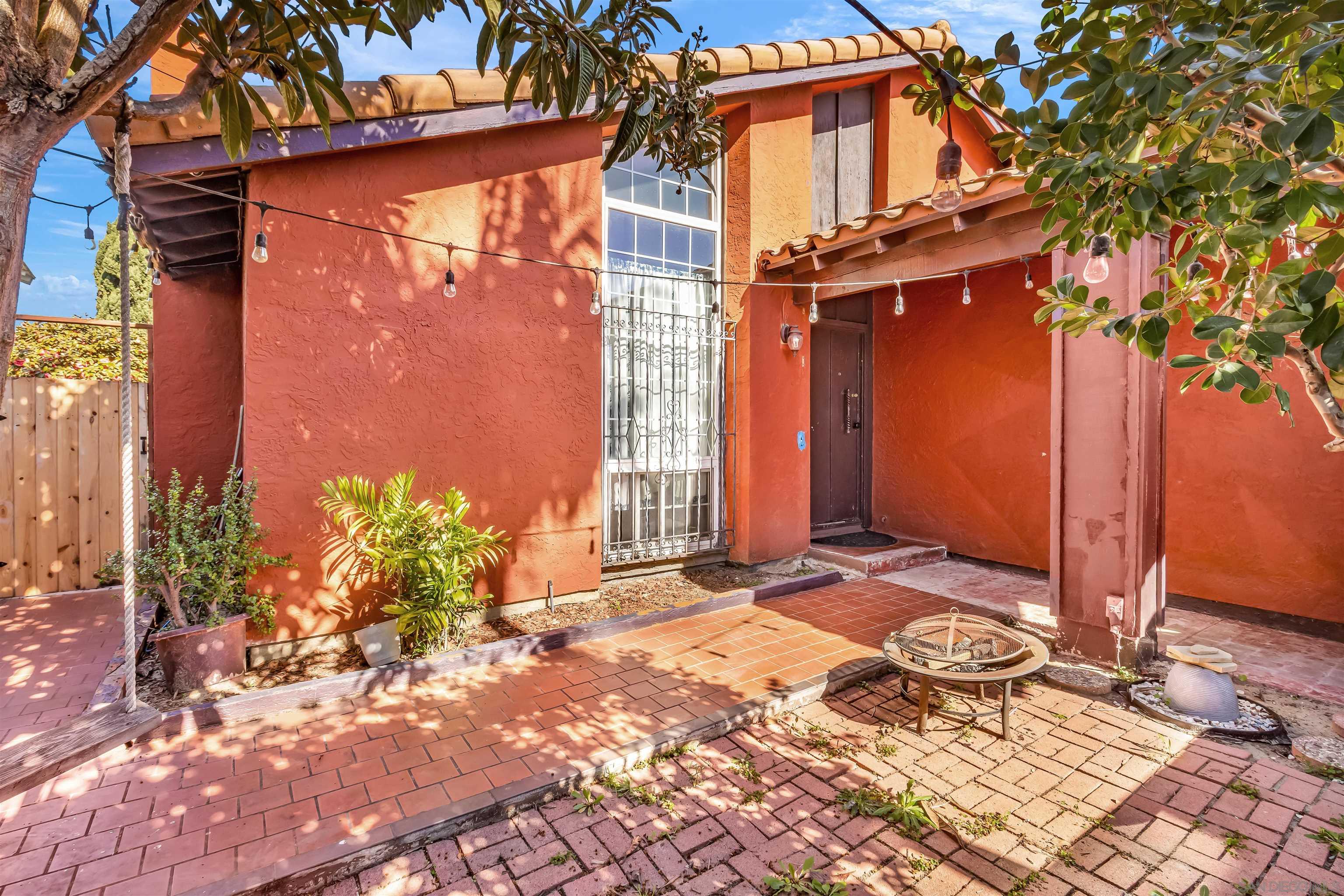 Detail Gallery Image 12 of 29 For 607 E J St, Chula Vista,  CA 91910 - 4 Beds | 2 Baths