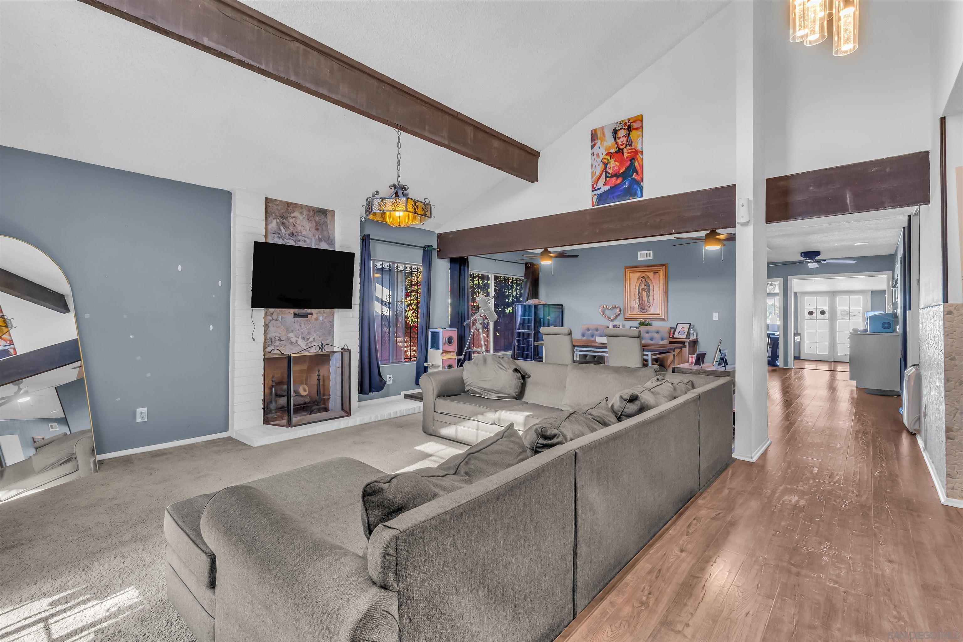 Detail Gallery Image 13 of 29 For 607 E J St, Chula Vista,  CA 91910 - 4 Beds | 2 Baths