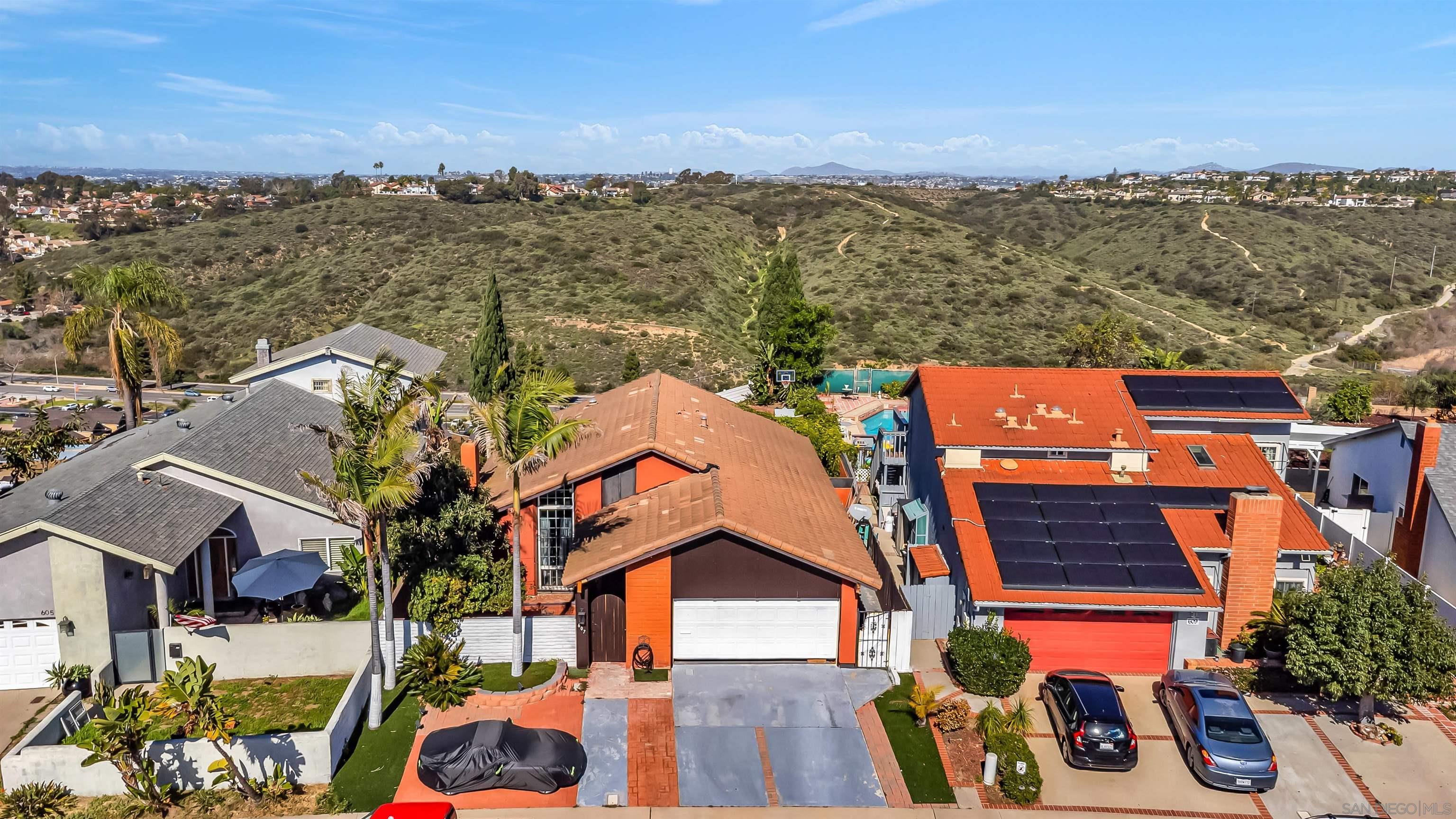 Detail Gallery Image 3 of 29 For 607 E J St, Chula Vista,  CA 91910 - 4 Beds | 2 Baths