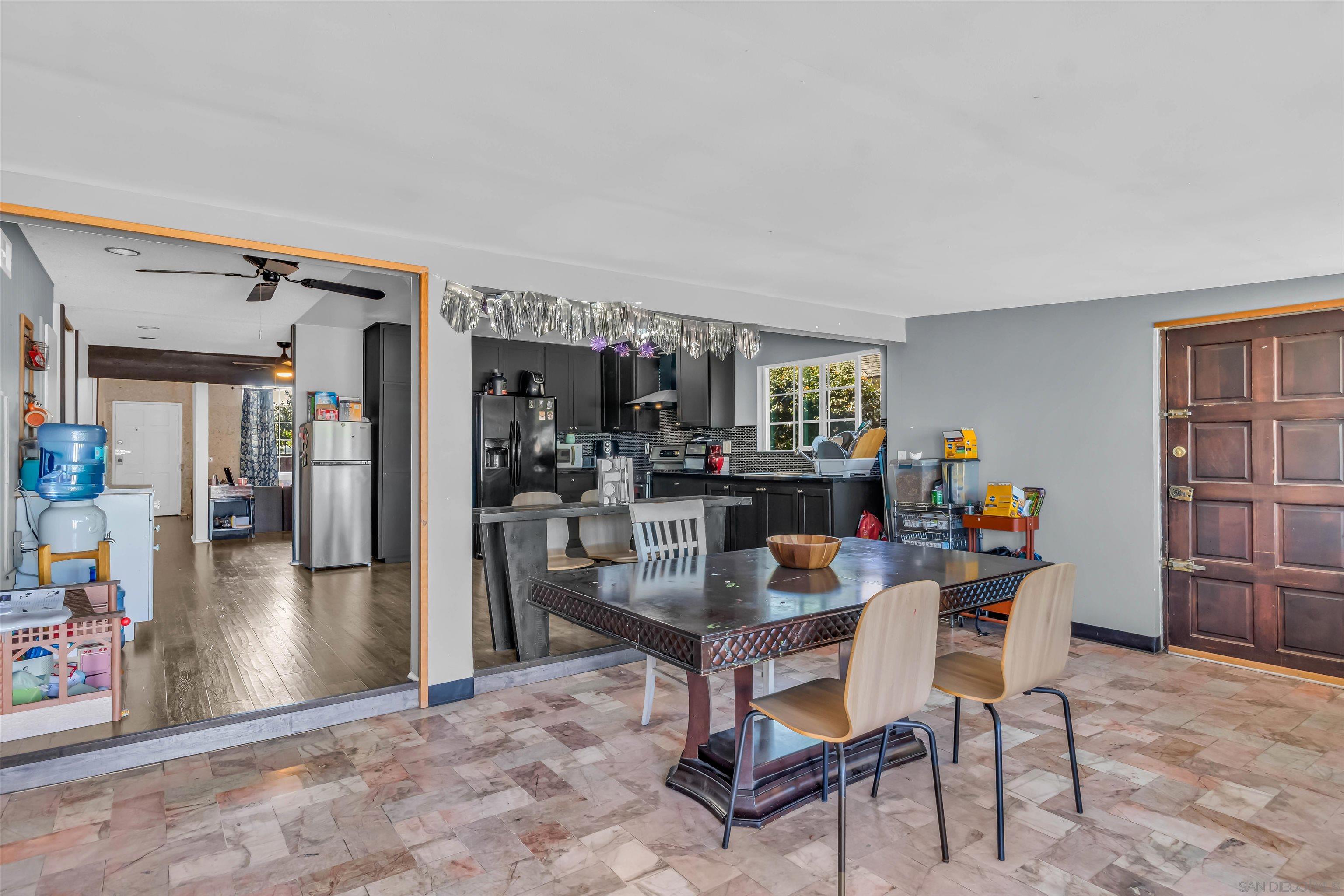 Detail Gallery Image 21 of 29 For 607 E J St, Chula Vista,  CA 91910 - 4 Beds | 2 Baths