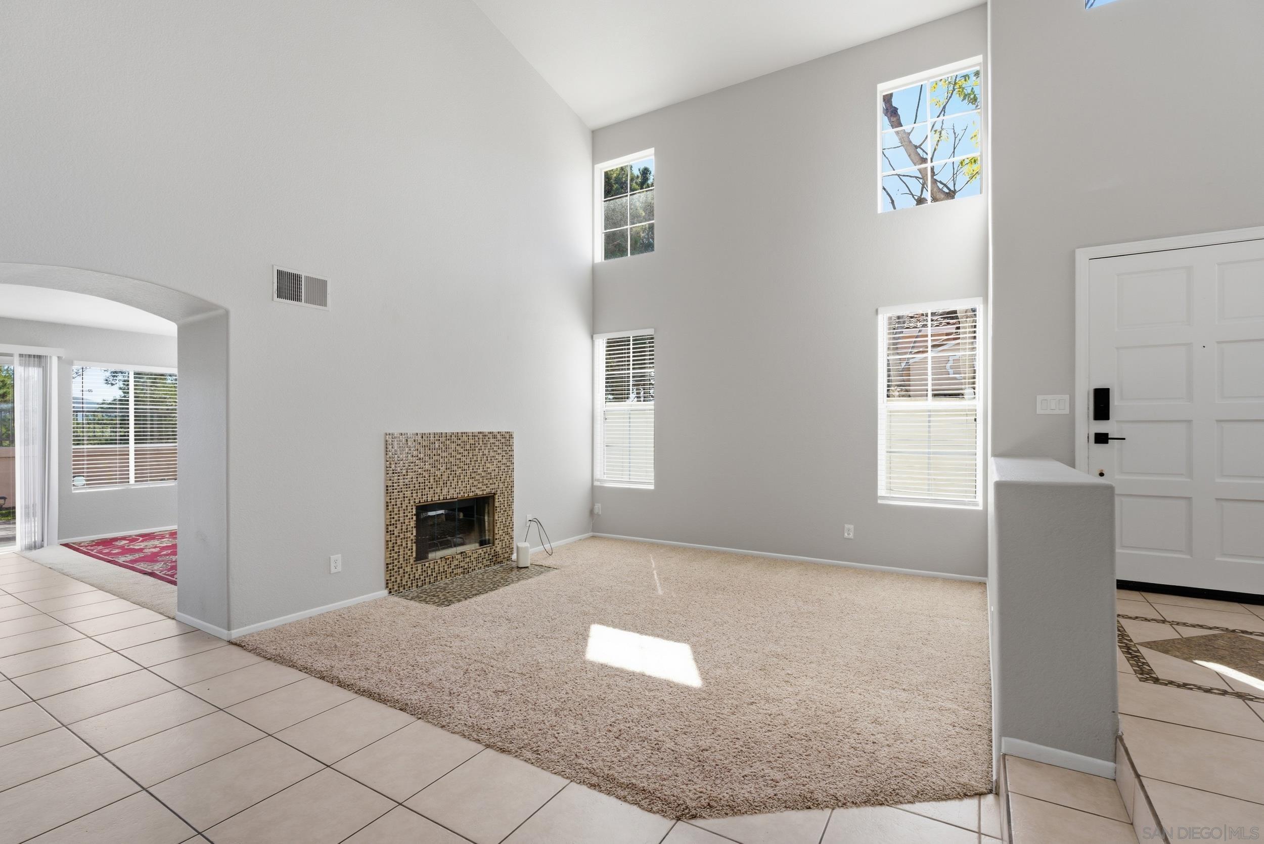 Detail Gallery Image 11 of 70 For 2517  Whispering Palms Loop, Chula Vista,  CA 91915 - 3 Beds | 2/1 Baths