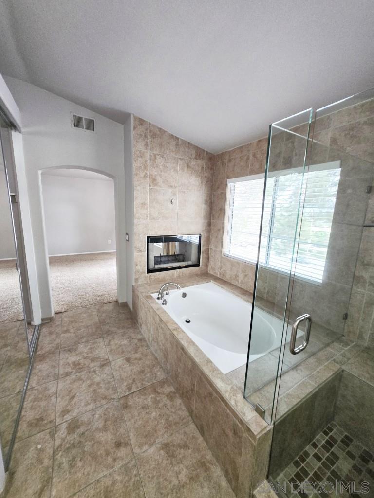 Detail Gallery Image 14 of 52 For 2517  Whispering Palms Loop, Chula Vista,  CA 91915 - 3 Beds | 2/1 Baths