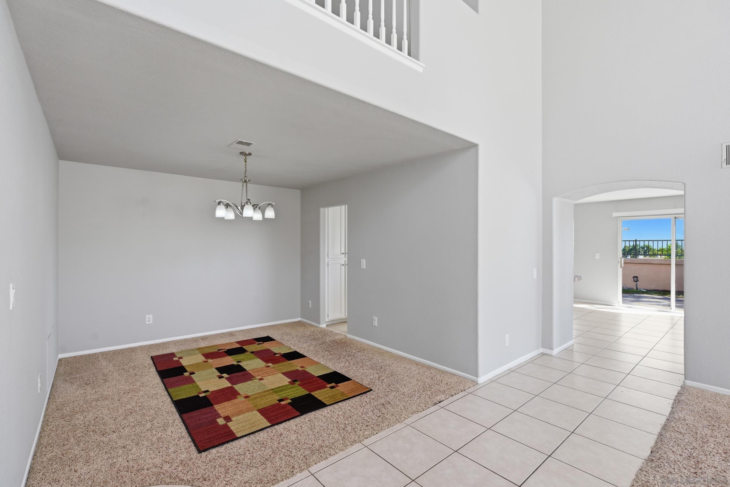 Detail Gallery Image 14 of 70 For 2517  Whispering Palms Loop, Chula Vista,  CA 91915 - 3 Beds | 2/1 Baths