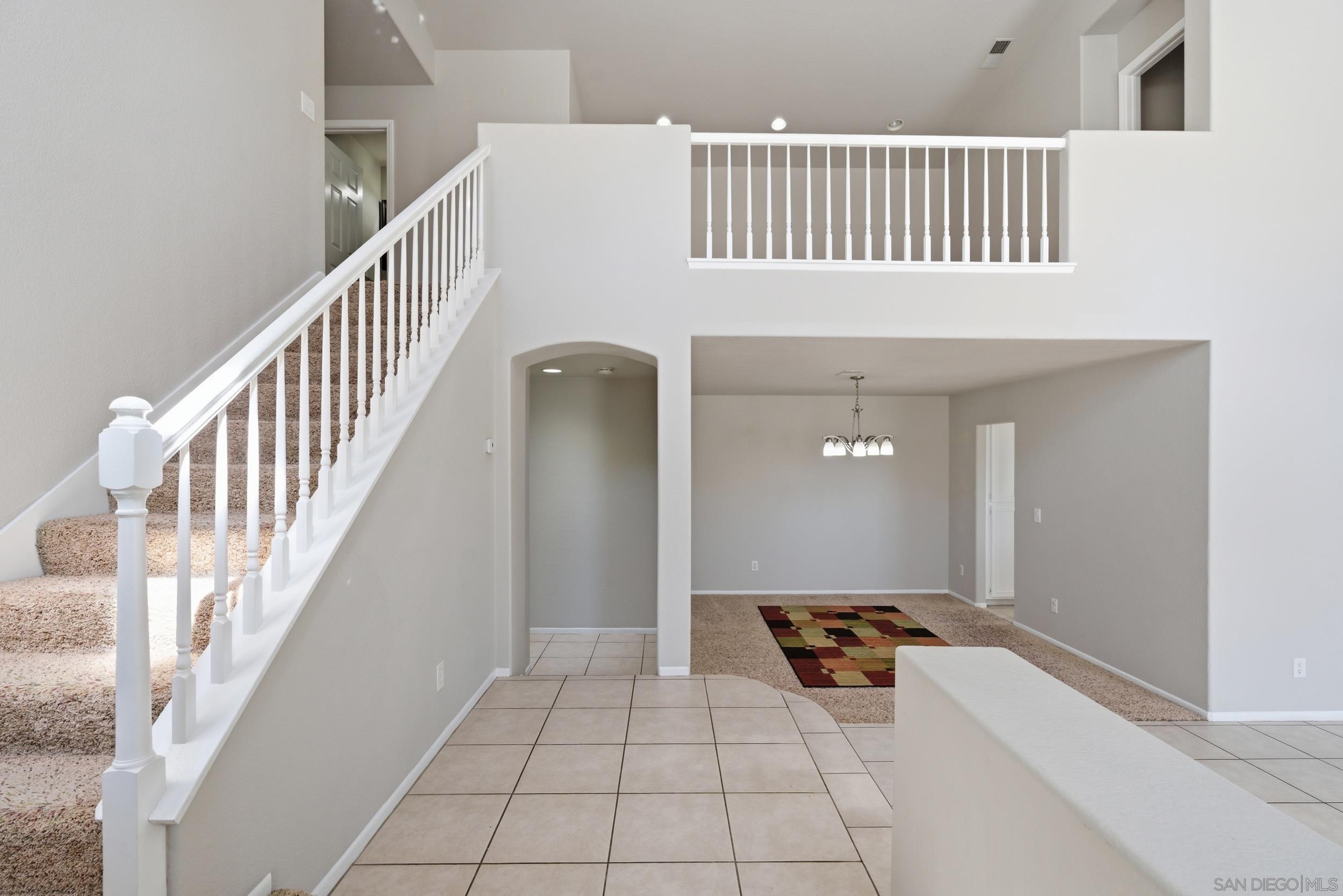 Detail Gallery Image 16 of 70 For 2517  Whispering Palms Loop, Chula Vista,  CA 91915 - 3 Beds | 2/1 Baths